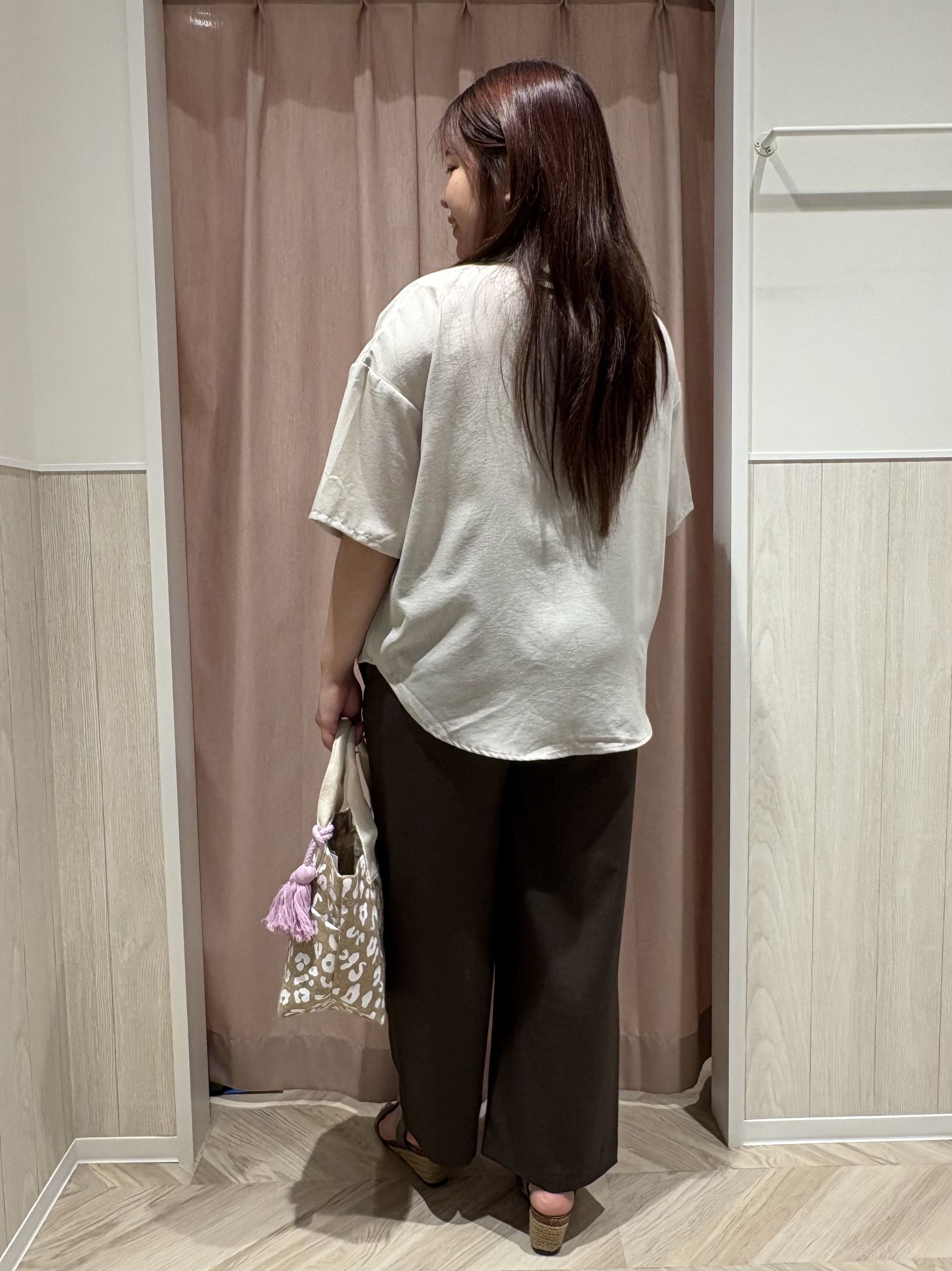 HANNAさんの「SHOO･LA･RUE｜【洗濯機可/S-LL】大人の抜け感 ゆるっと5分袖シャツ」を使ったコーディネート