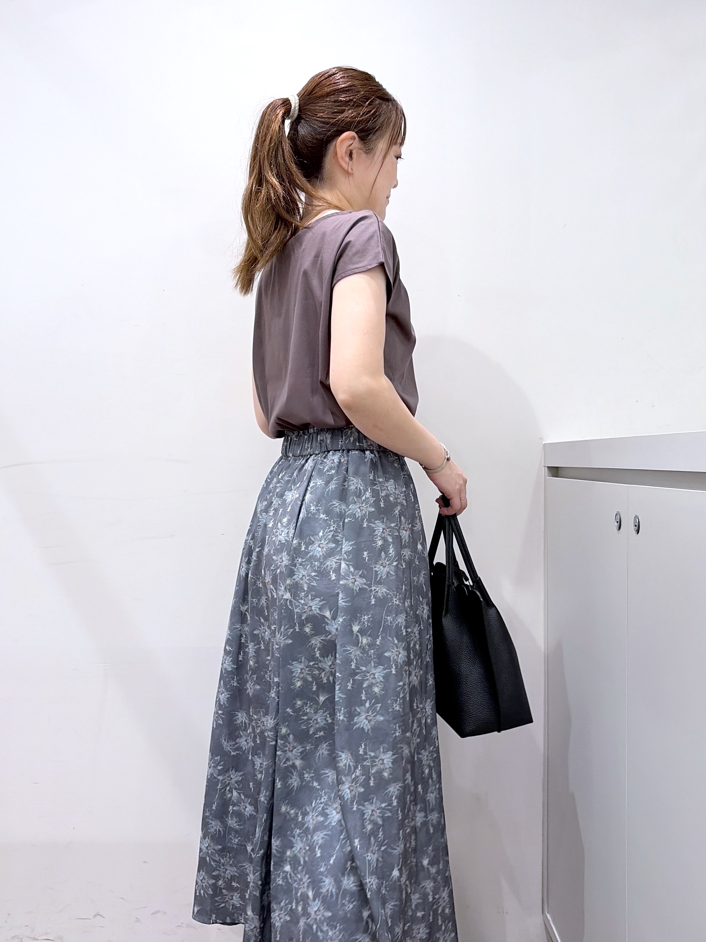 Junさんの「index｜【接触冷感】ビジューキーネックフレンチトップス《UVケア／洗濯機OK／XS～3L／8col》」を使ったコーディネート