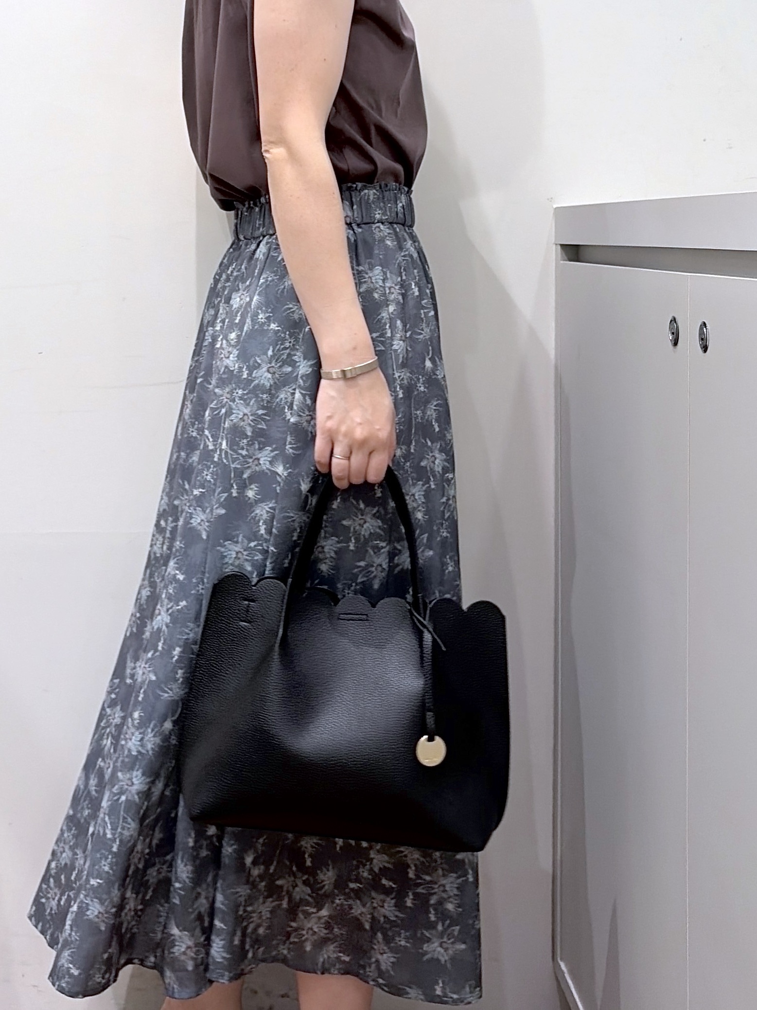 Junさんの「index｜【接触冷感】ビジューキーネックフレンチトップス《UVケア／洗濯機OK／XS～3L／8col》」を使ったコーディネート