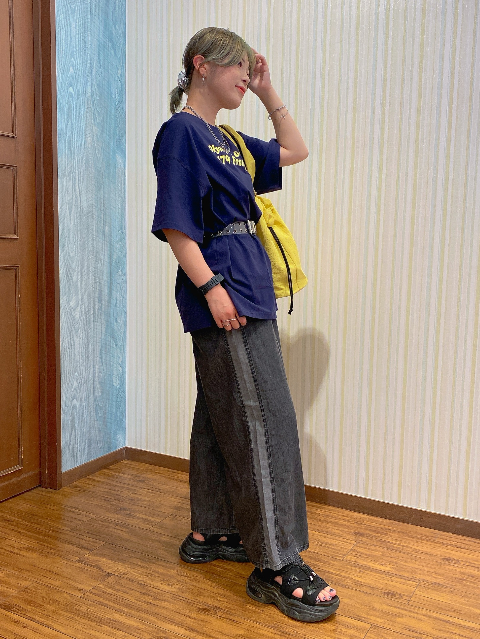 ayaさんの「SHOO･LA･RUE｜【体型カバー】ゆるっとBIGアソートTシャツ」を使ったコーディネート