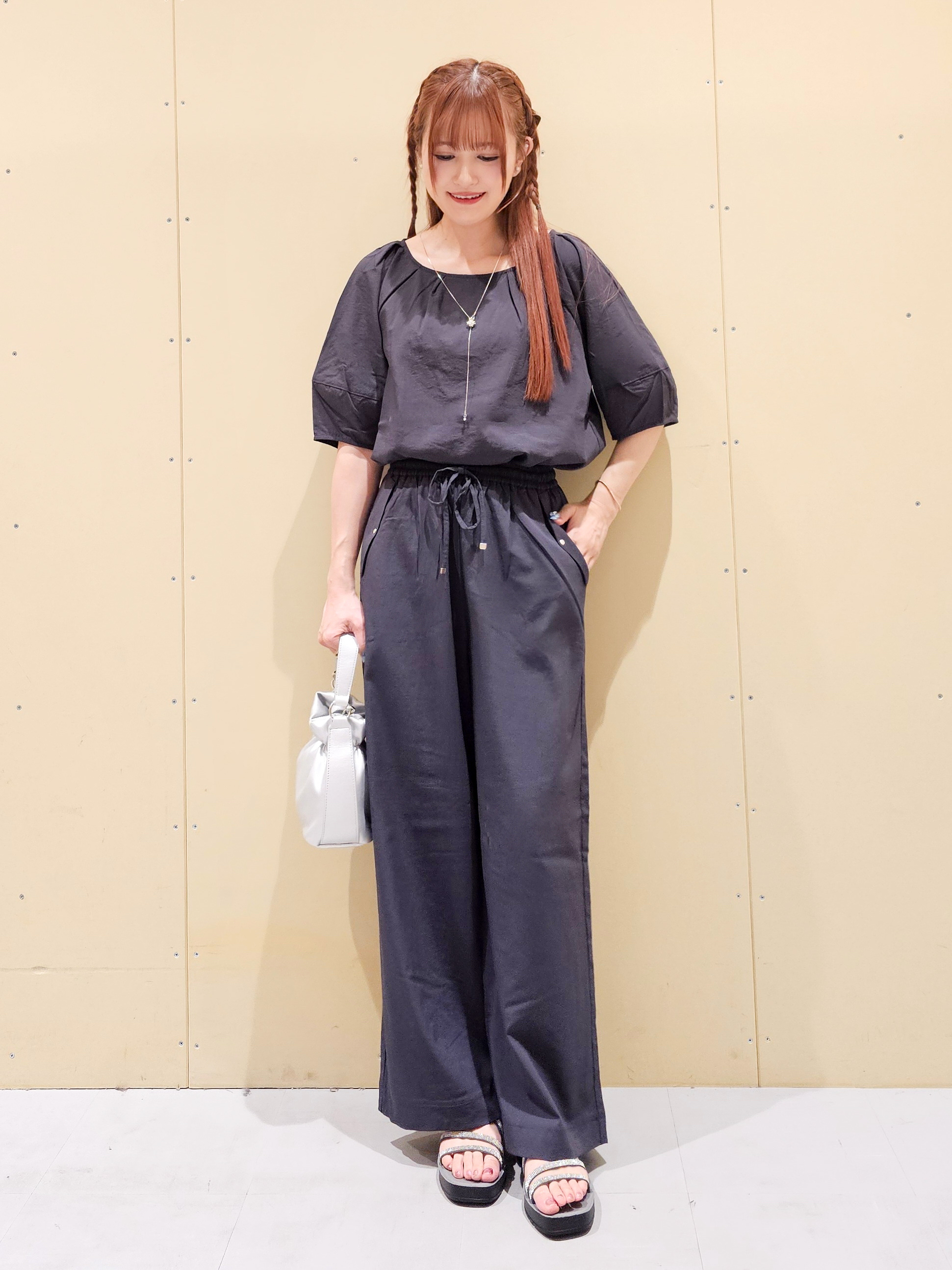 ゆゆさんの「SHOO･LA･RUE｜【S-LL/洗濯機可/セットアップ可】軽凛(かろりん) タックブラウス」を使ったコーディネート