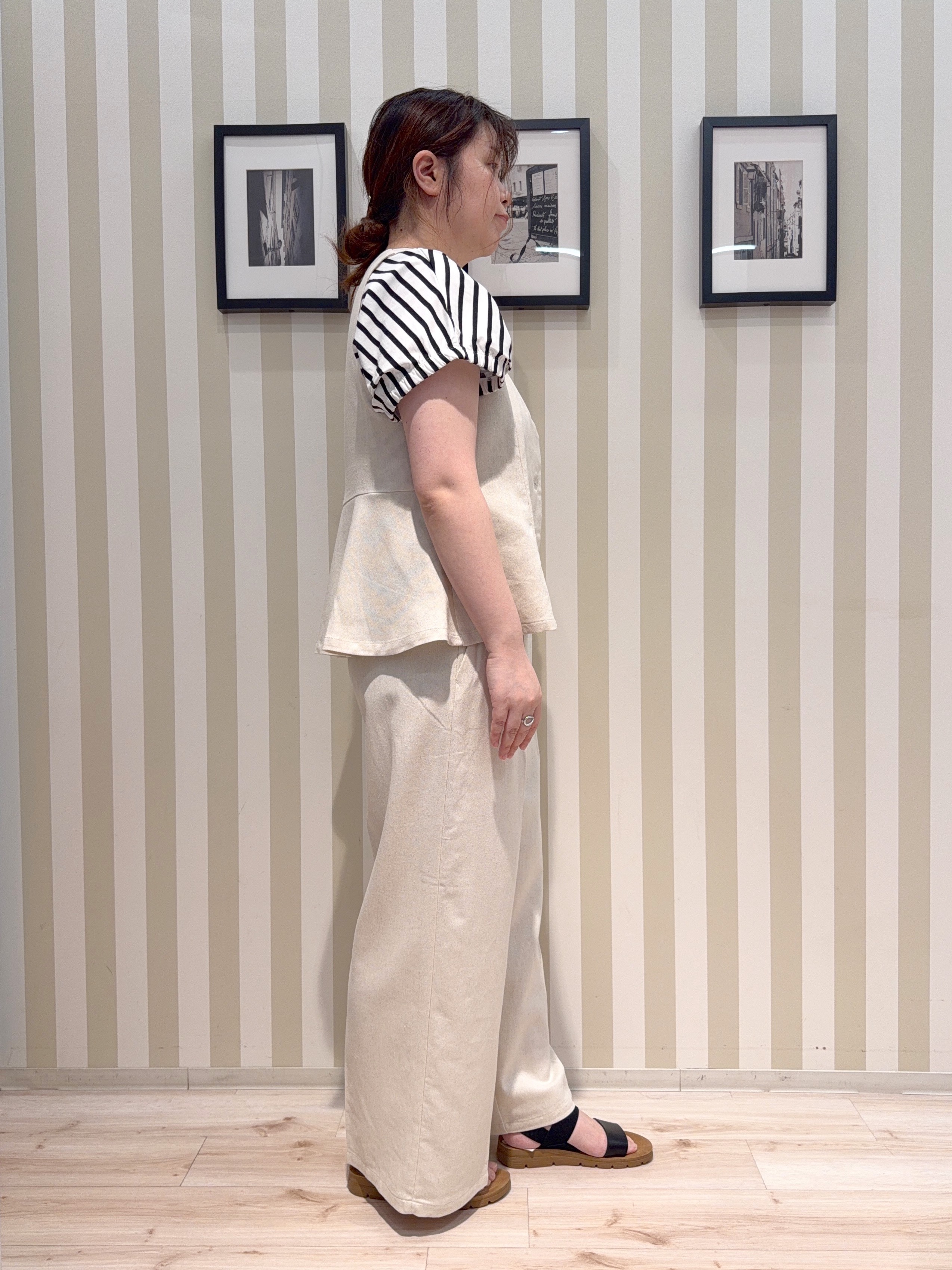MIYUKIさんの「SHOO･LA･RUE｜【洗濯機可】シンプルにこなれて見せる お袖ギャザードルマンTシャツ」を使ったコーディネート