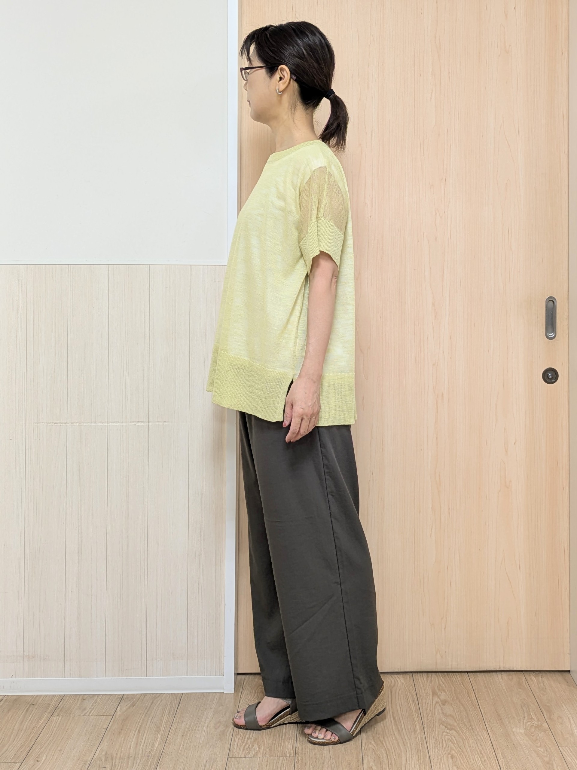 YuAさんの「SHOO･LA･RUE｜【2点セット/S-LL/体型カバー】さらりと涼し気 シアーニット+タンクトップ」を使ったコーディネート
