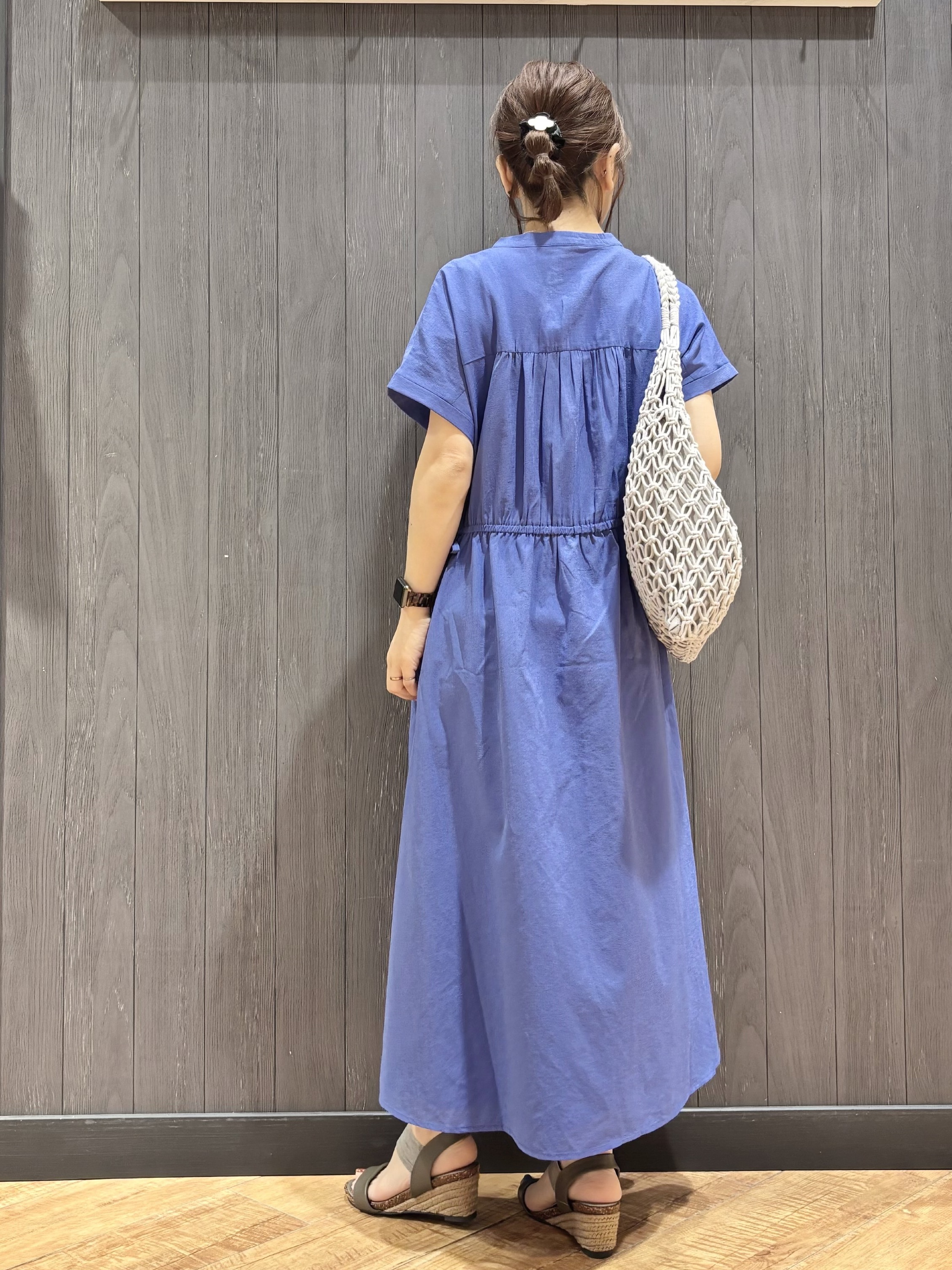 meiさんの「SHOO･LA･RUE｜【S-LL/UV/吸水速乾/洗濯機可】通気性〇 ギャザーリボンワンピース」を使ったコーディネート