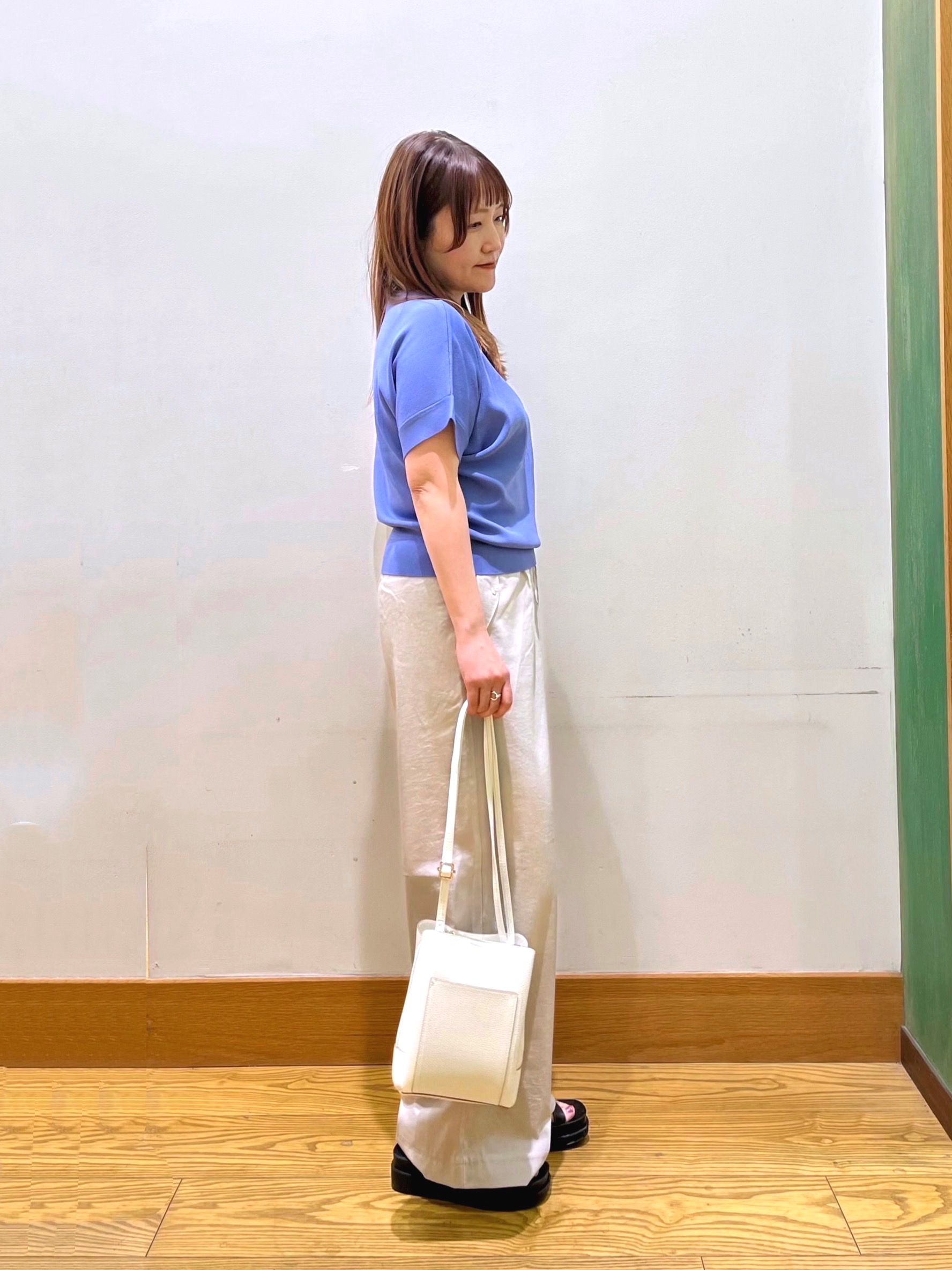 ゆっきーさんの「SHOO･LA･RUE｜【毎日洗える/UV】二の腕隠れる さらっとドルマン半袖ニット」を使ったコーディネート