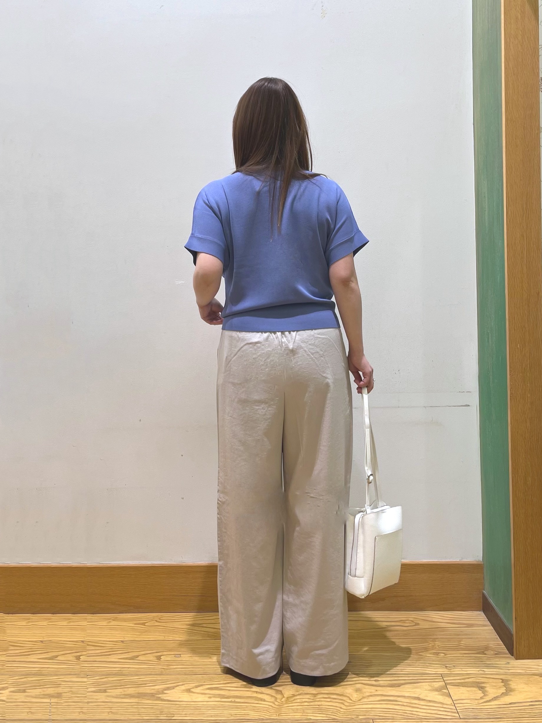 ゆっきーさんの「SHOO･LA･RUE｜【毎日洗える/UV】二の腕隠れる さらっとドルマン半袖ニット」を使ったコーディネート