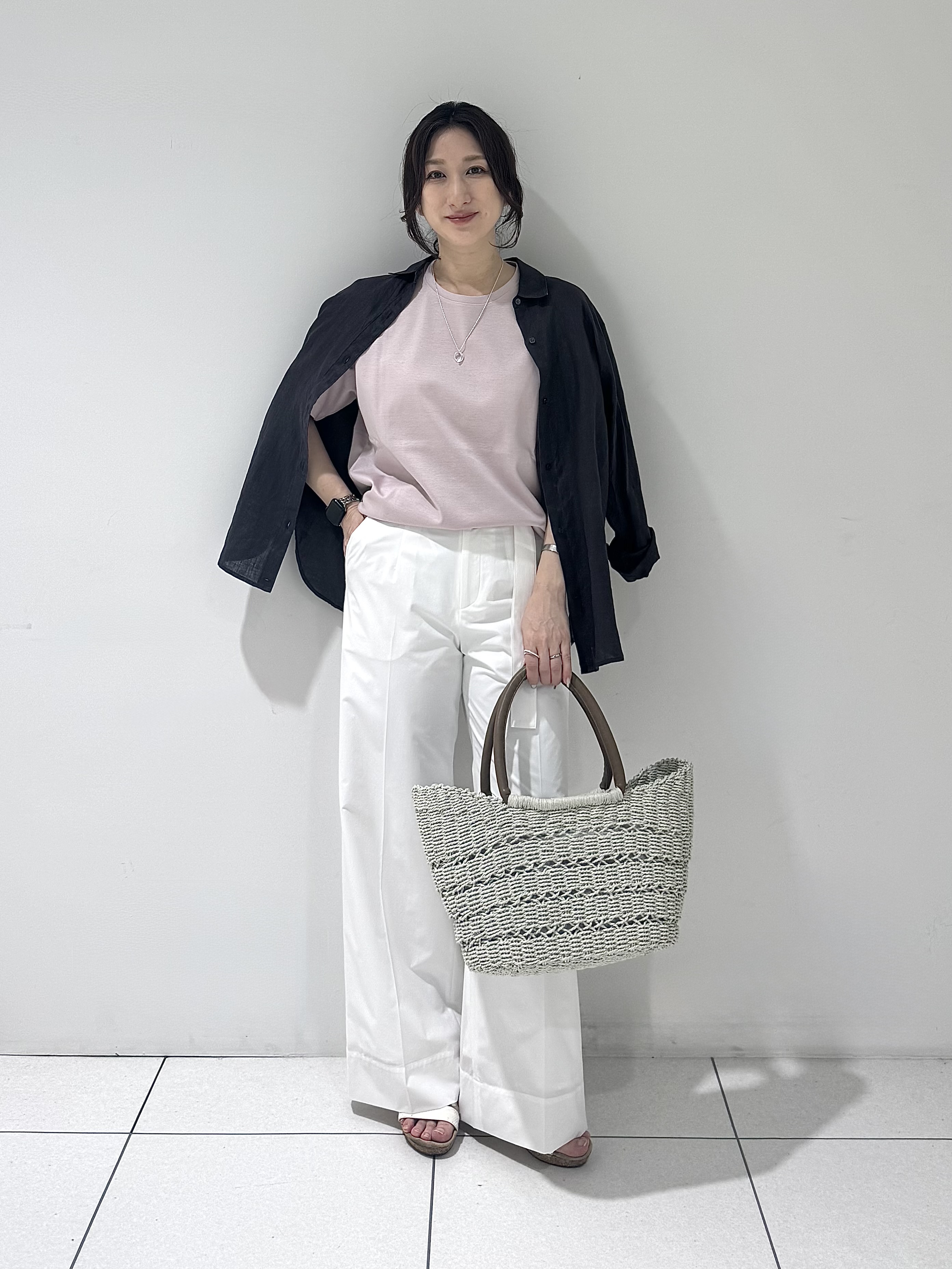 そんさんの「INDIVI｜【汗ジミ防止／褒められTシャツ】上品カジュアル！ドルマンTシャツ」を使ったコーディネート