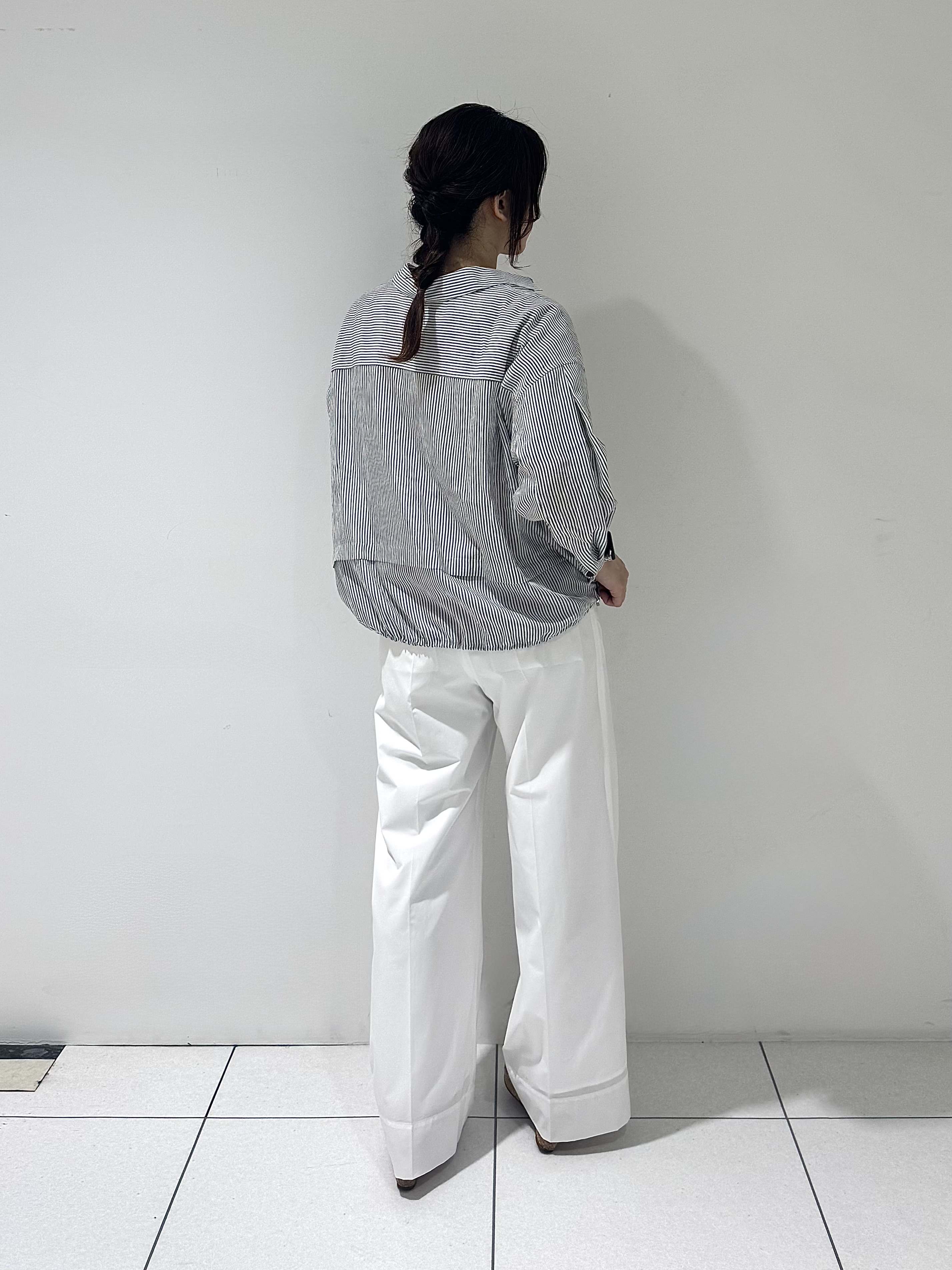 そんさんの「INDIVI｜【接触冷感／洗える／2WAY】ドロスト付 シアーシャンブレーシャツ」を使ったコーディネート
