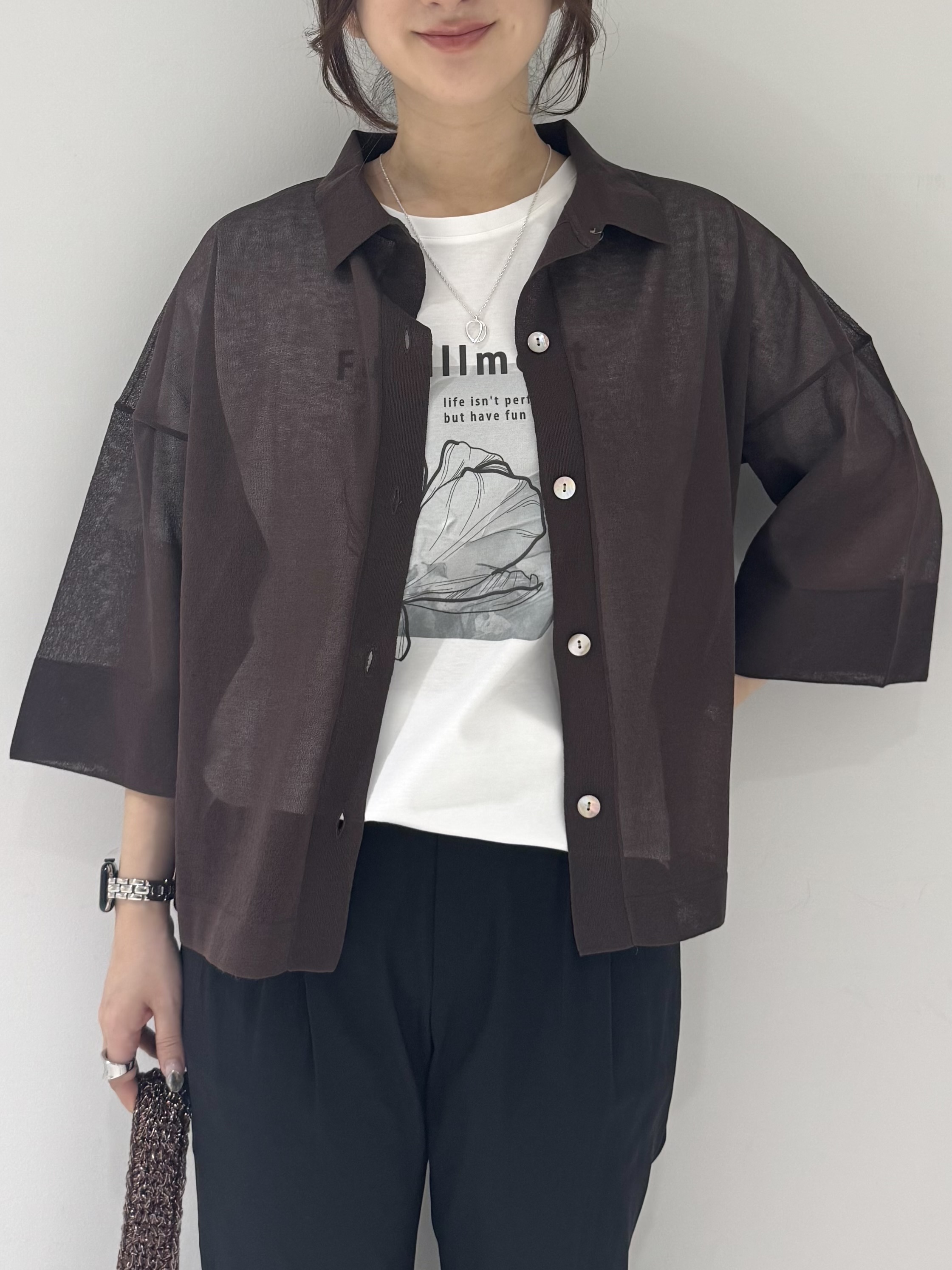 そんさんの「INDIVI｜【洗える／シアー】衿付きシャツライクニットカーディガン」を使ったコーディネート