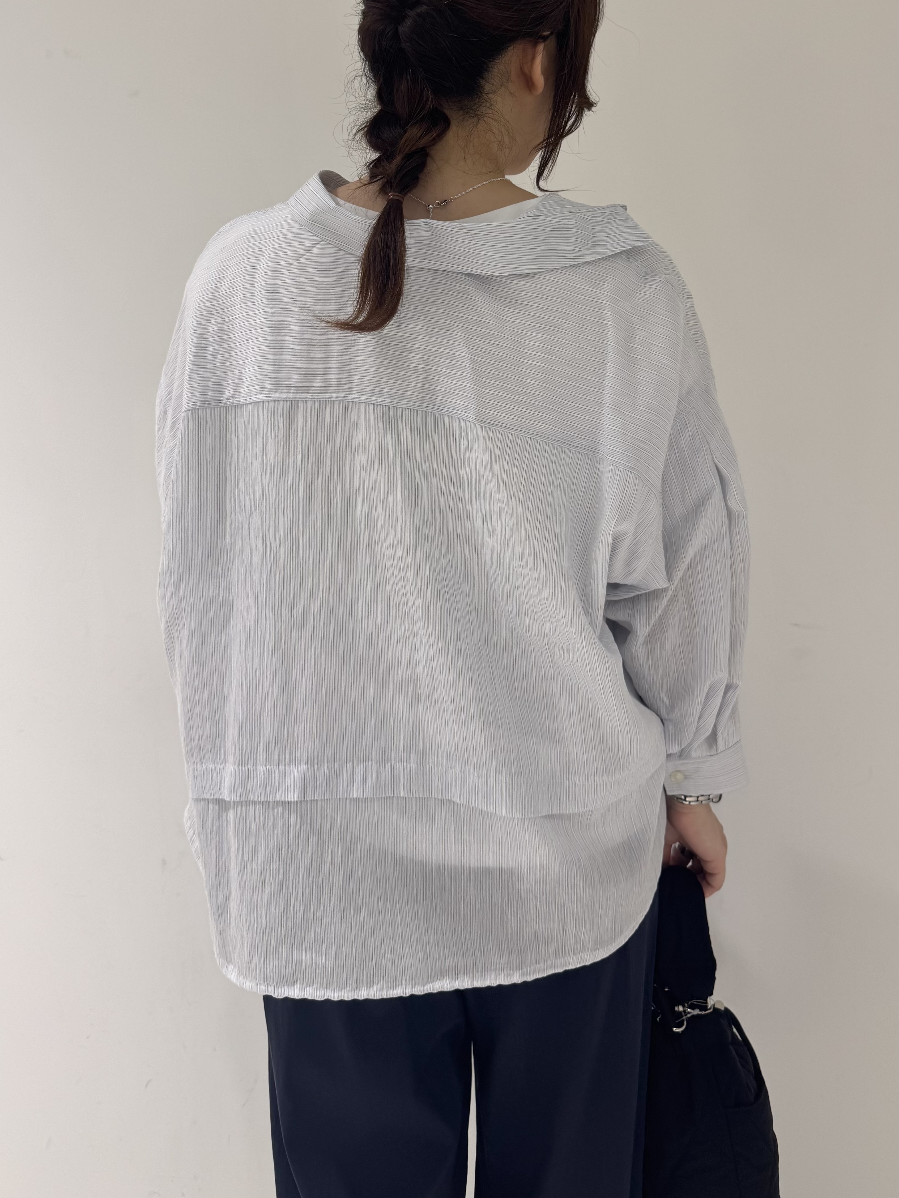 そんさんの「INDIVI｜【接触冷感／洗える／2WAY】ドロスト付 シアーシャンブレーシャツ」を使ったコーディネート