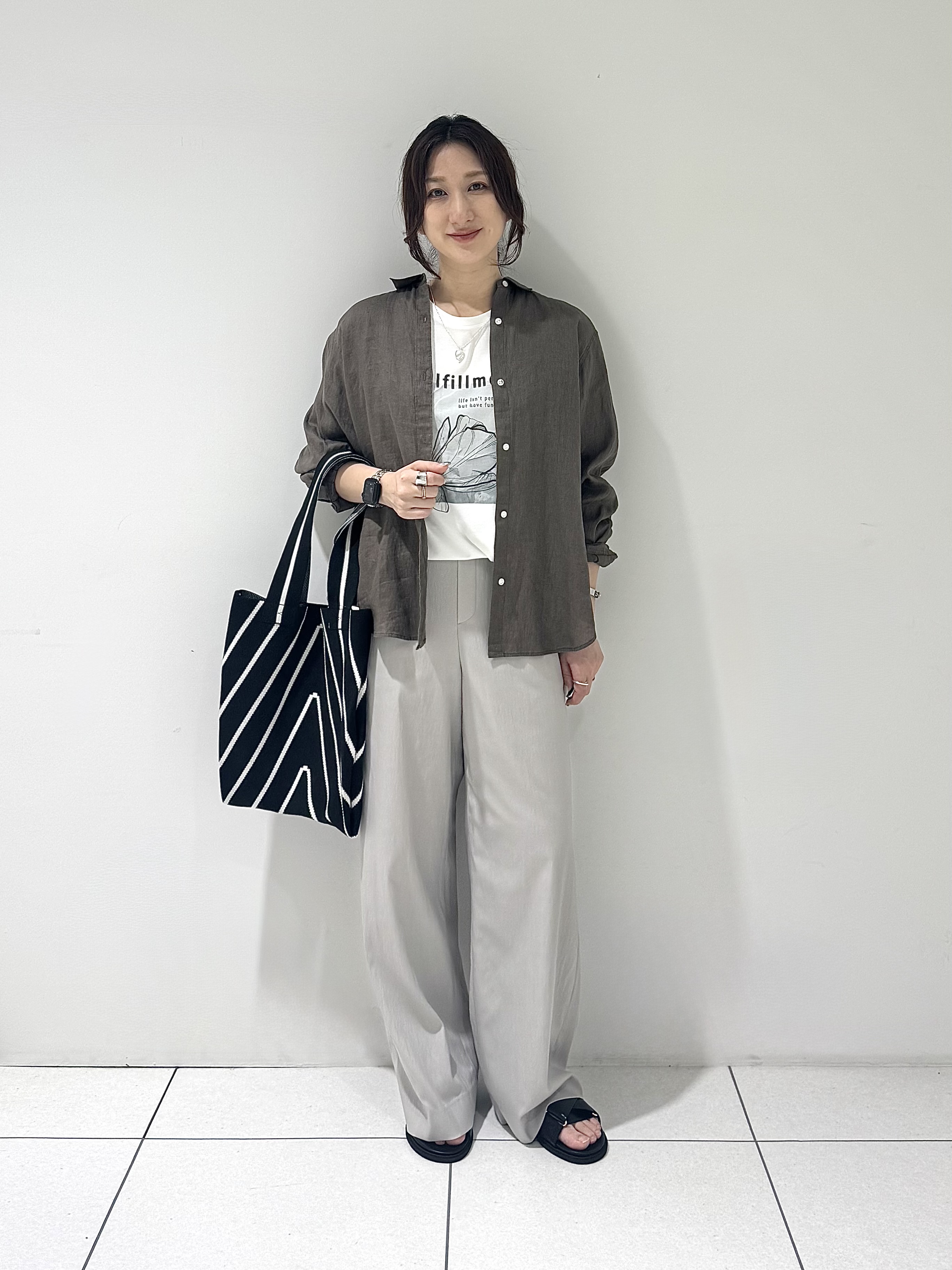そんさんの「INDIVI｜【接触冷感／2WAY】カシュクールリネンシャツ」を使ったコーディネート