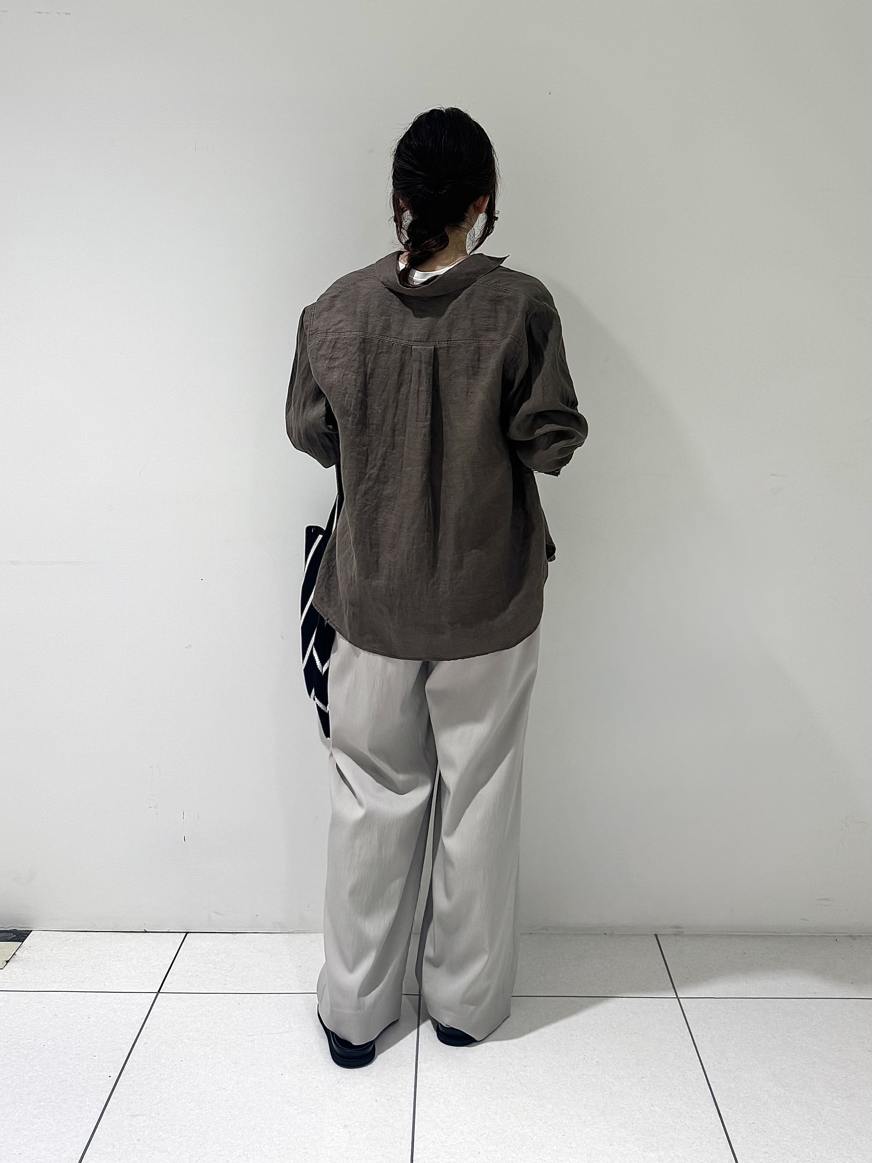 そんさんの「INDIVI｜【接触冷感／2WAY】カシュクールリネンシャツ」を使ったコーディネート