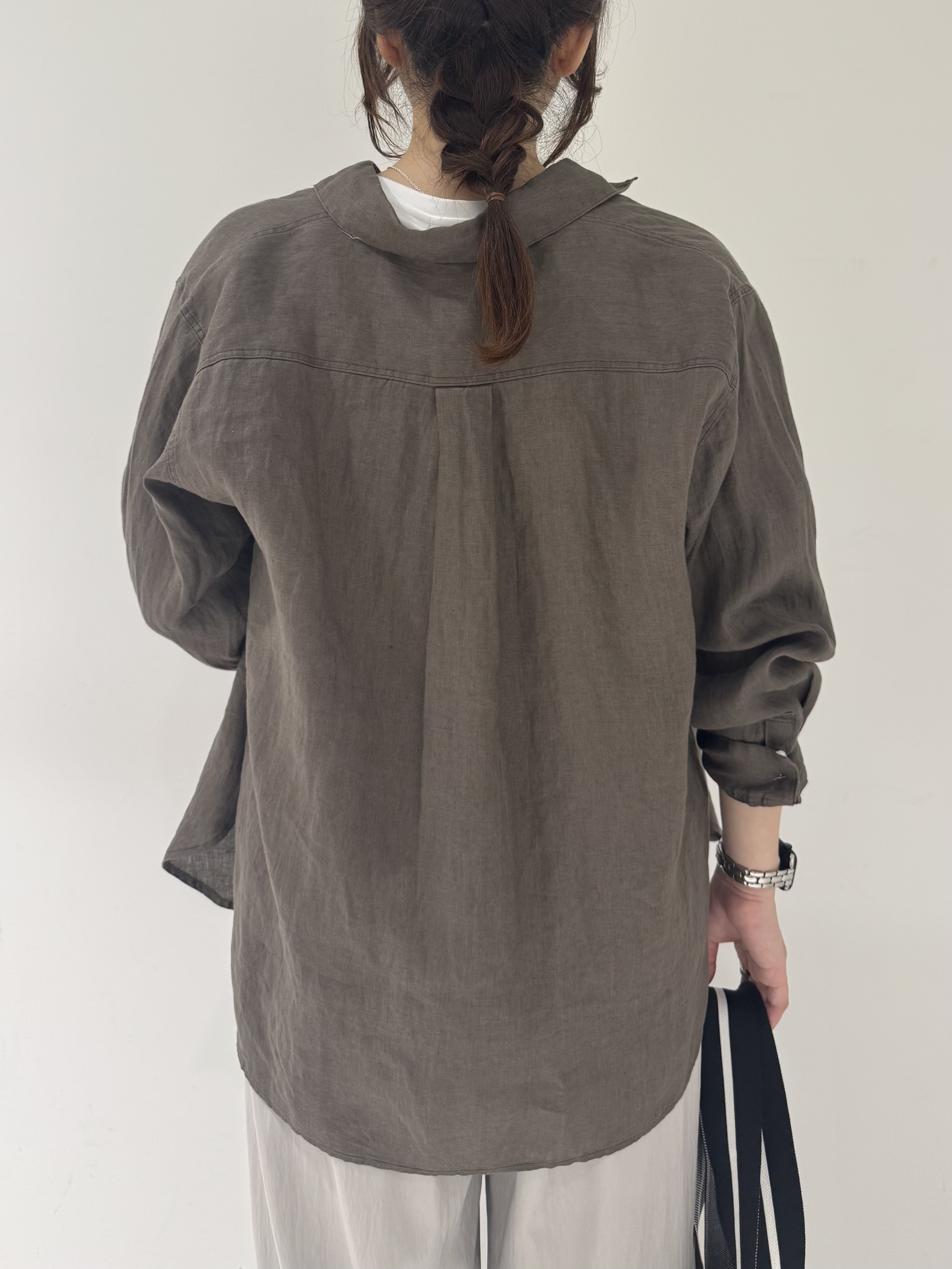 そんさんの「INDIVI｜【接触冷感／2WAY】カシュクールリネンシャツ」を使ったコーディネート