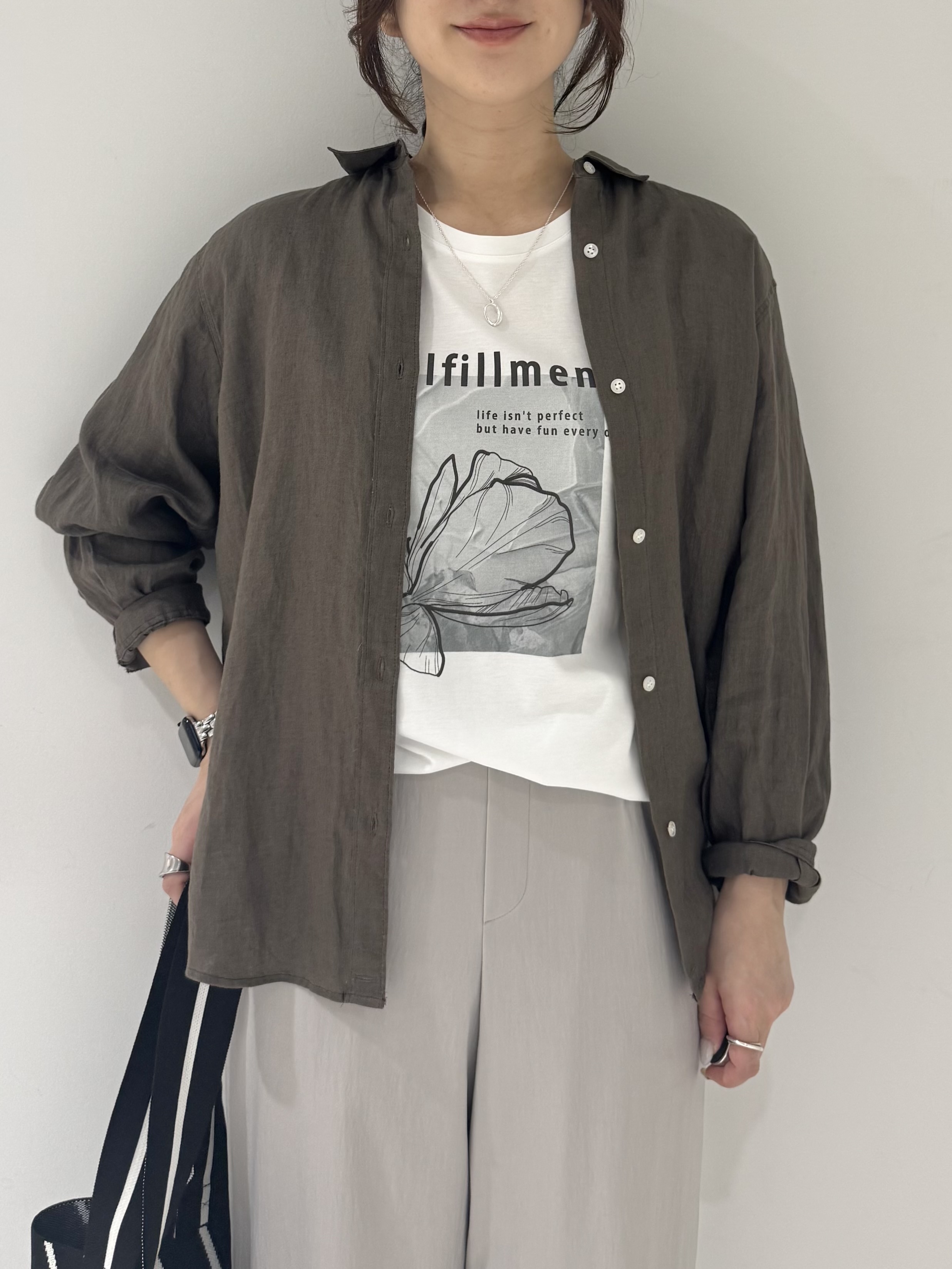 そんさんの「INDIVI｜【接触冷感／2WAY】カシュクールリネンシャツ」を使ったコーディネート