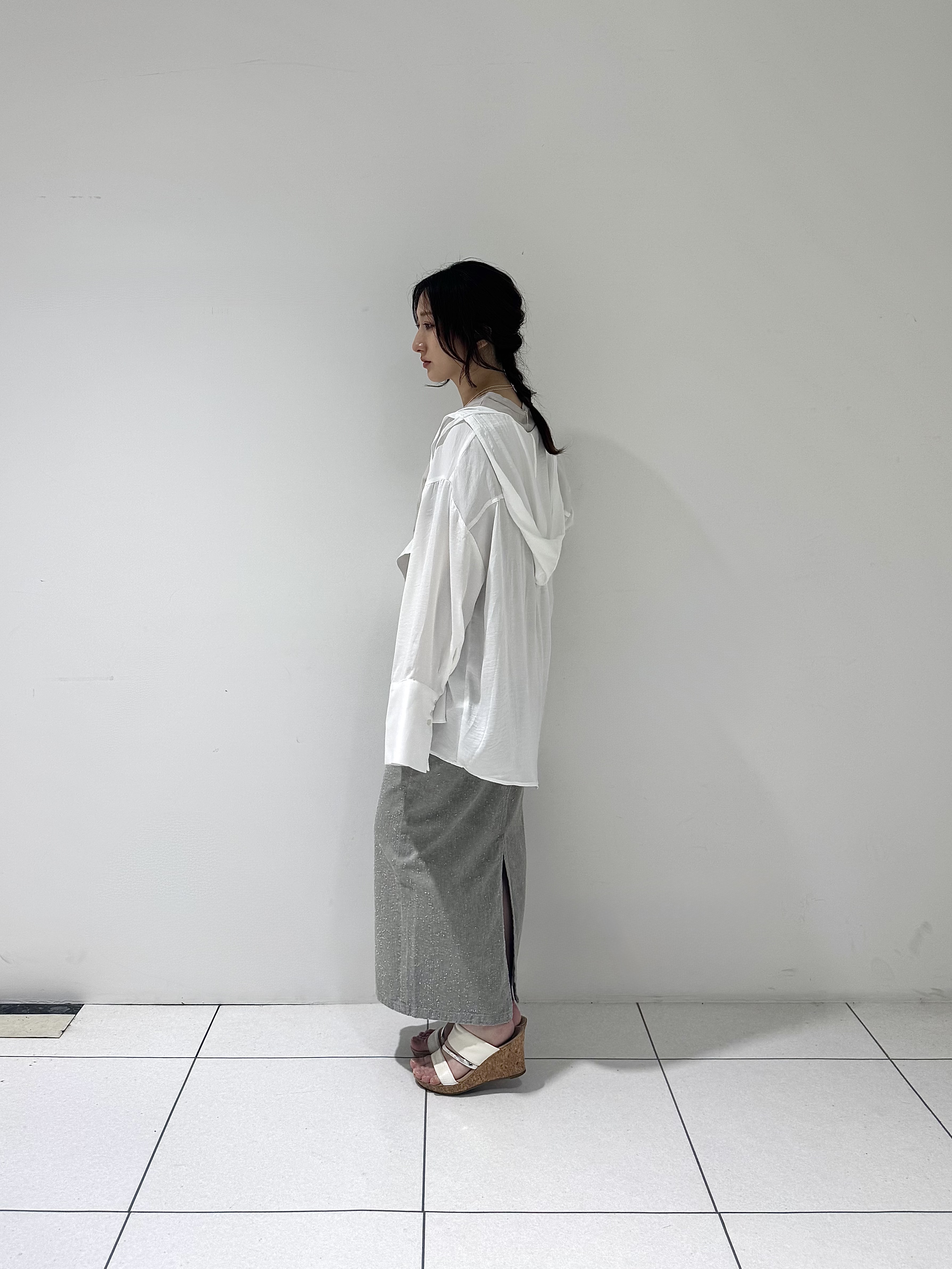 そんさんの「INDIVI｜【一部店舗限定】シアーフードオーバーシャツ」を使ったコーディネート
