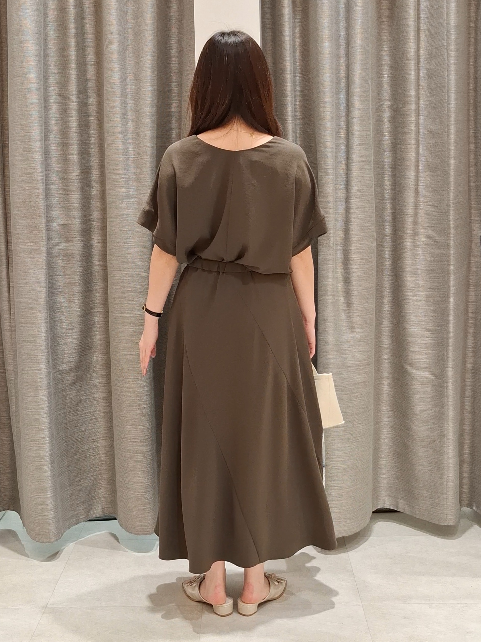 YuKaRiさんの「UNTITLED｜【セットアップ可/UVカット/前後2WAY】リラクシーフレンチスリーブブラウス」を使ったコーディネート