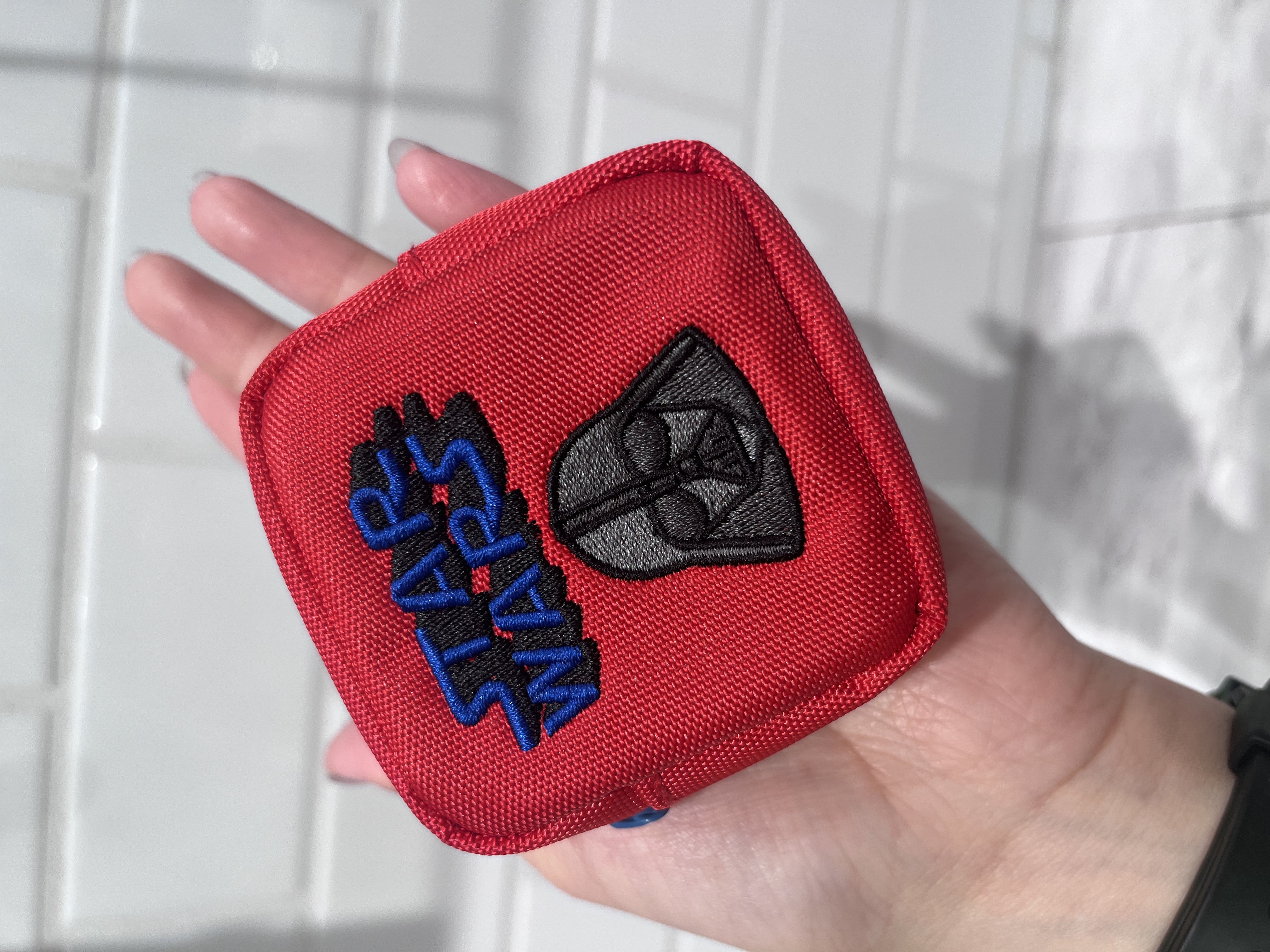 shino.さんの「212 KITCHEN STORE｜カラビナ付きミニ刺繍ポーチ ダース・ベイダー ロゴ ＜STAR WARS スター・ウォーズ ＞」を使ったコーディネート