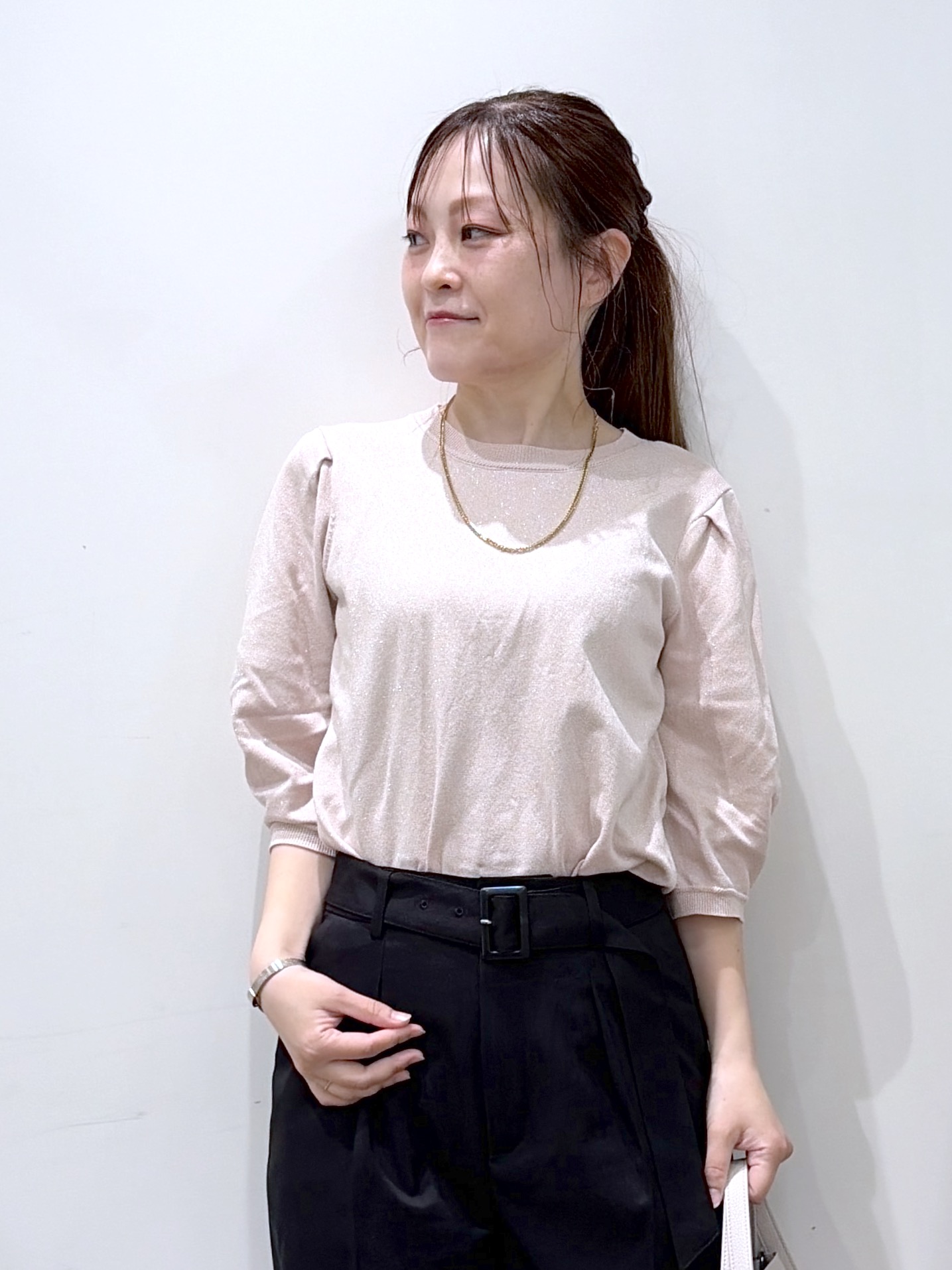 Junさんの「index｜【接触冷感】ビジューボタンカーディガン《抗ピリング／洗濯機OK》」を使ったコーディネート