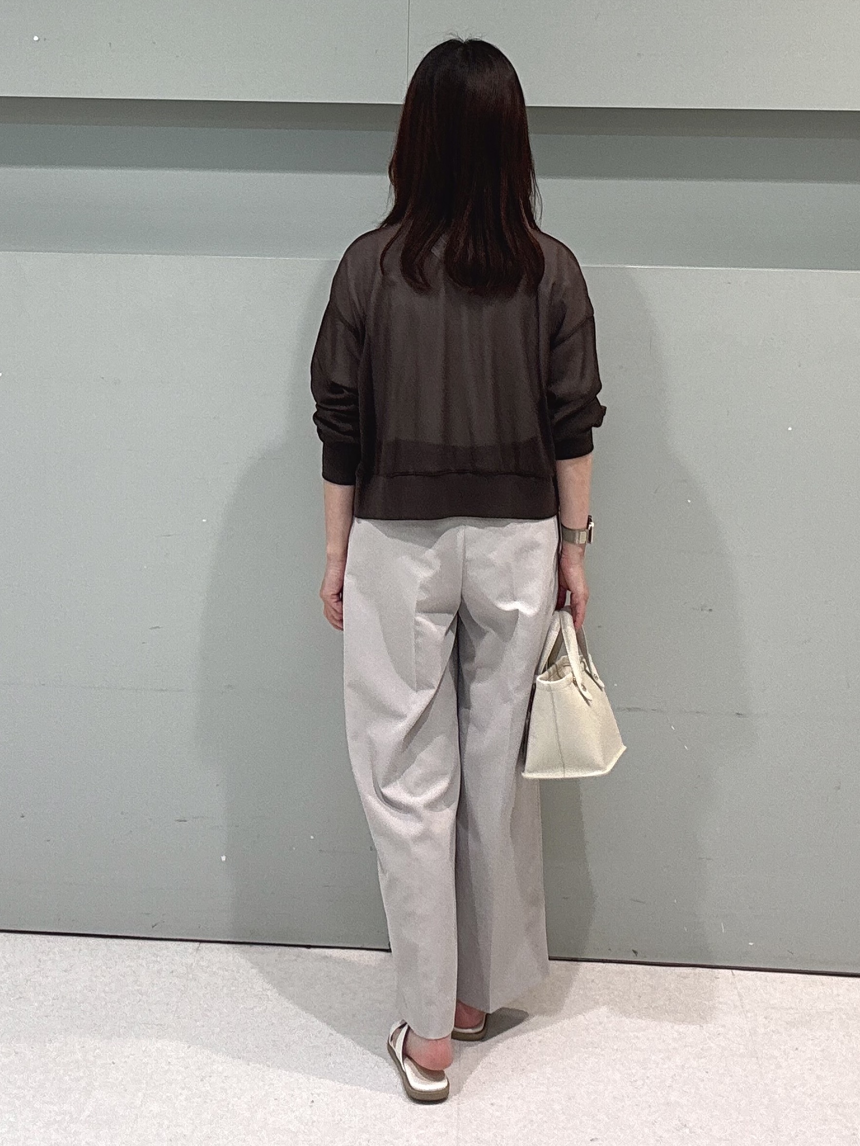 makiさんの「UNTITLED｜【7色展開/ゆったり/ショート丈】シアートリコットカーディガン」を使ったコーディネート