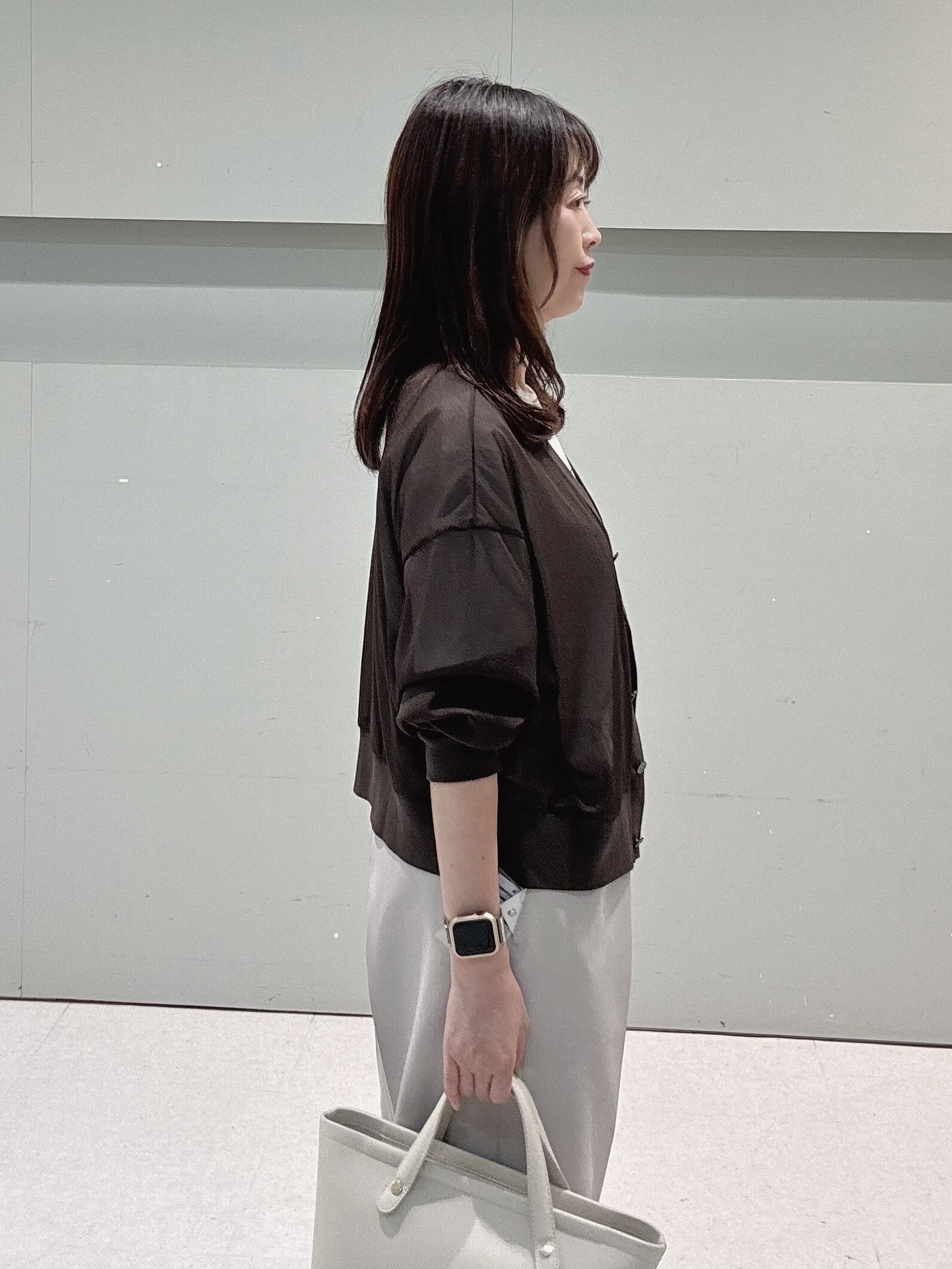 makiさんの「UNTITLED｜【7色展開/ゆったり/ショート丈】シアートリコットカーディガン」を使ったコーディネート