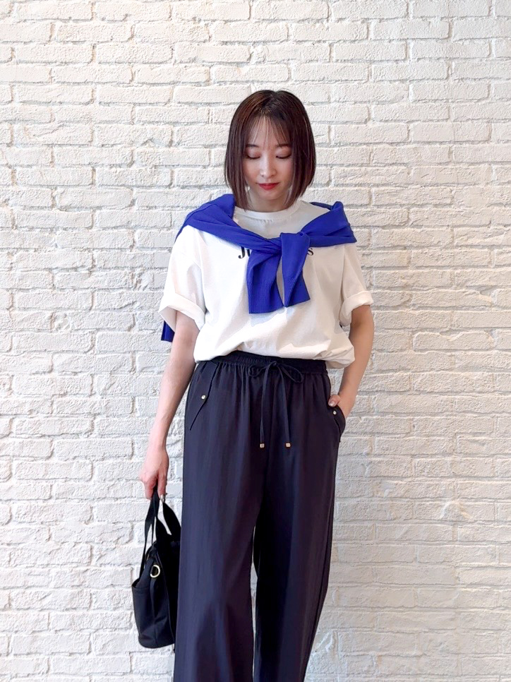 𝐜𝐡𝐢𝐤𝐚さんの「SHOO･LA･RUE｜【綿100％/S-LL/プチプラ】選べる3柄 プリントアソートTシャツ」を使ったコーディネート