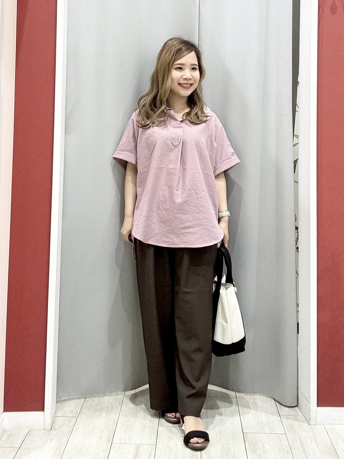 shioさんの「SHOO･LA･RUE｜【UV/吸水速乾/抗菌防臭】インせず着られる フレンチリネンスキッパーシャツ」を使ったコーディネート