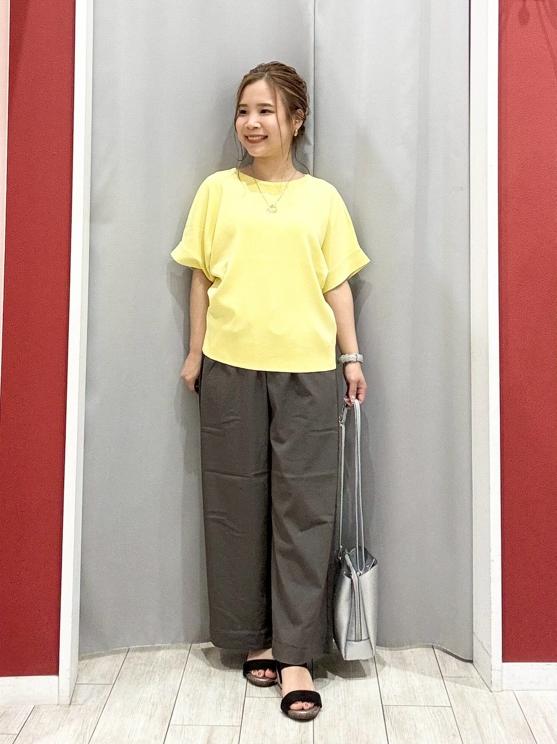 shioさんの「SHOO･LA･RUE｜【毎日洗える/UV】二の腕隠れる さらっとドルマン半袖ニット」を使ったコーディネート