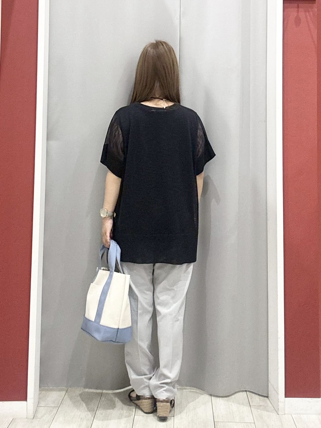 shioさんの「SHOO･LA･RUE｜【2点セット/S-LL/体型カバー】さらりと涼し気 シアーニット+タンクトップ」を使ったコーディネート