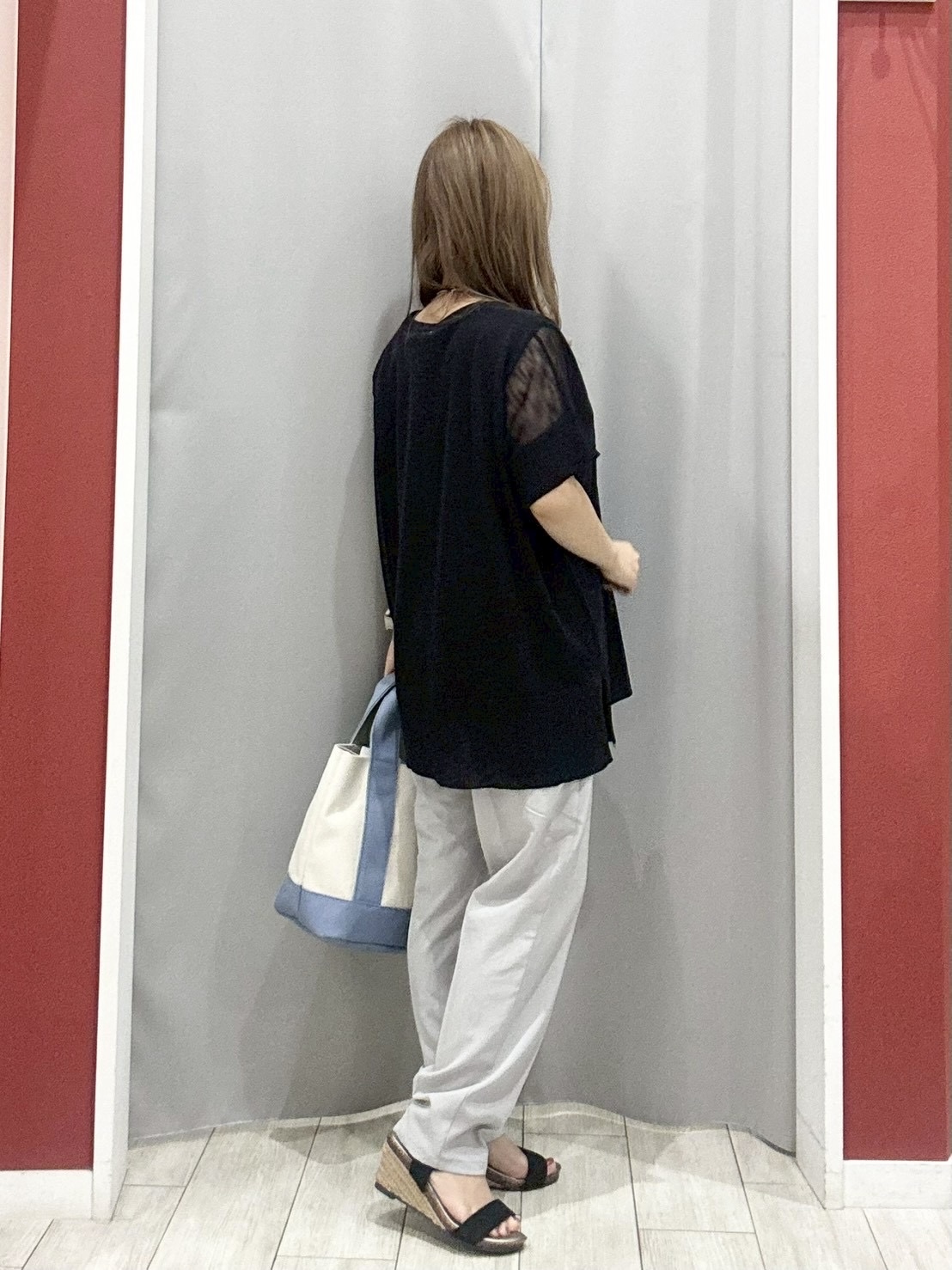 shioさんの「SHOO･LA･RUE｜【2点セット/S-LL/体型カバー】さらりと涼し気 シアーニット+タンクトップ」を使ったコーディネート