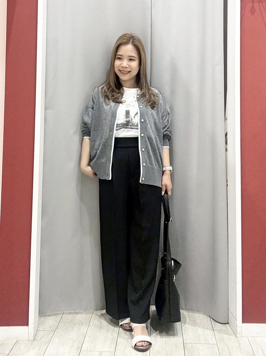 shioさんの「SHOO･LA･RUE｜【ひんやり/S-LL/洗濯機可】色・柄選べる お袖チュールレイヤード プリントアソートTシャツ」を使ったコーディネート