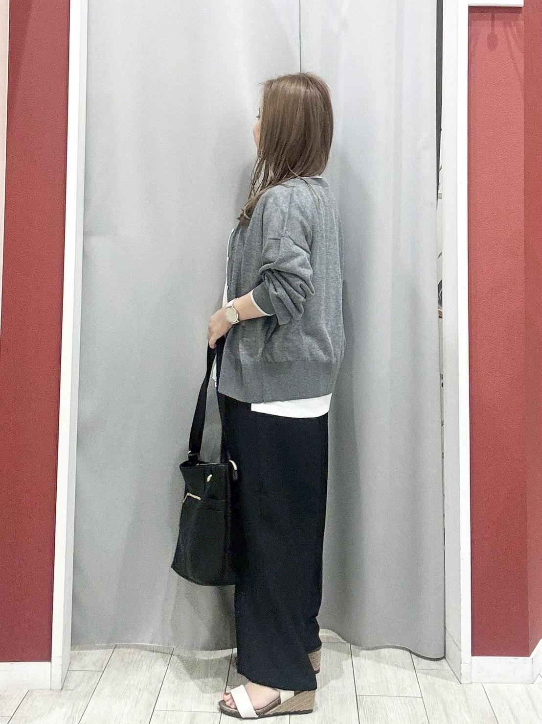 shioさんの「SHOO･LA･RUE｜【ひんやり/S-LL/洗濯機可】色・柄選べる お袖チュールレイヤード プリントアソートTシャツ」を使ったコーディネート