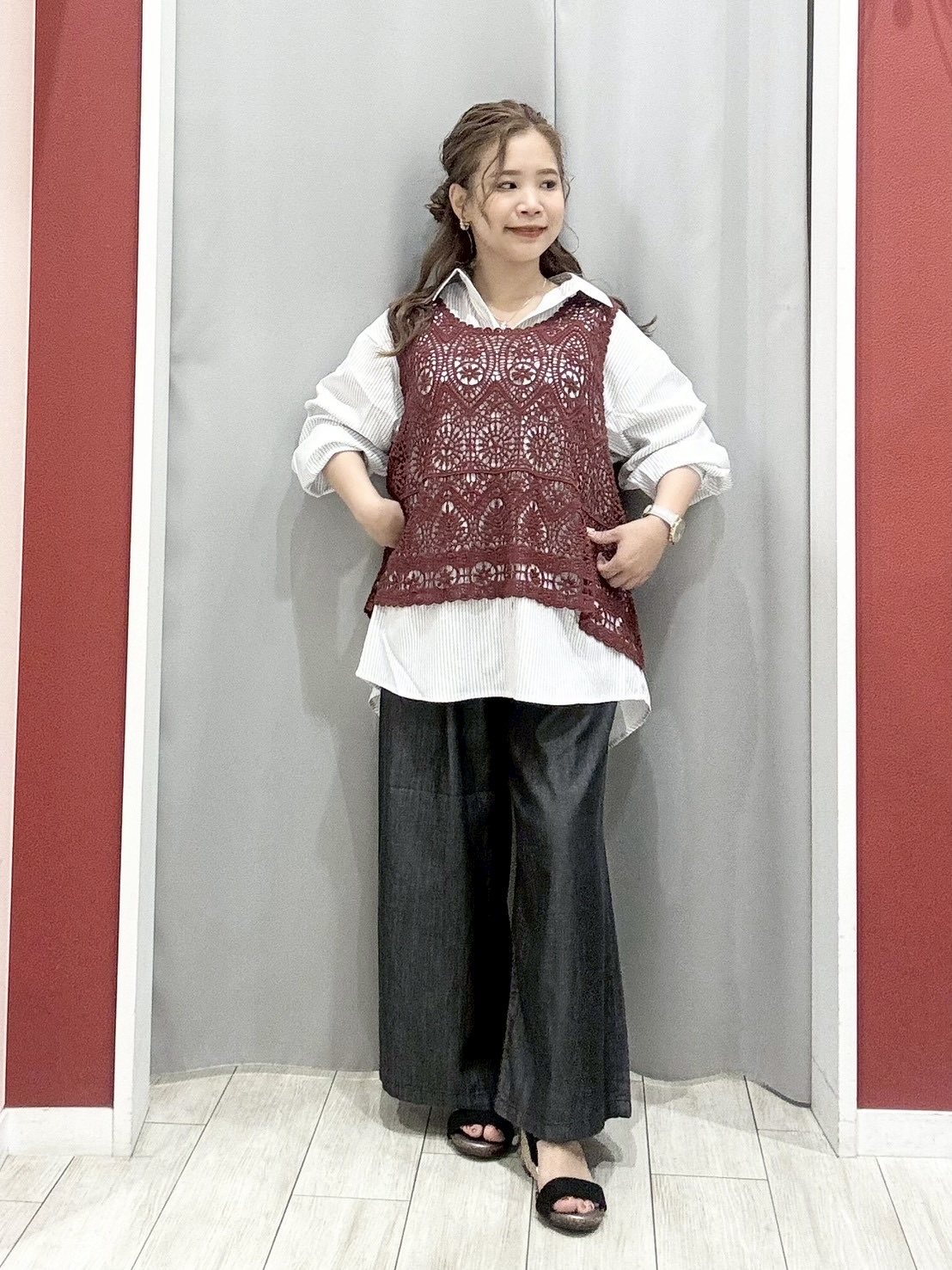 shioさんの「SHOO･LA･RUE｜【洗濯後しわになりにくい/S-LL】コーデの主役になる レース付きブラウス」を使ったコーディネート