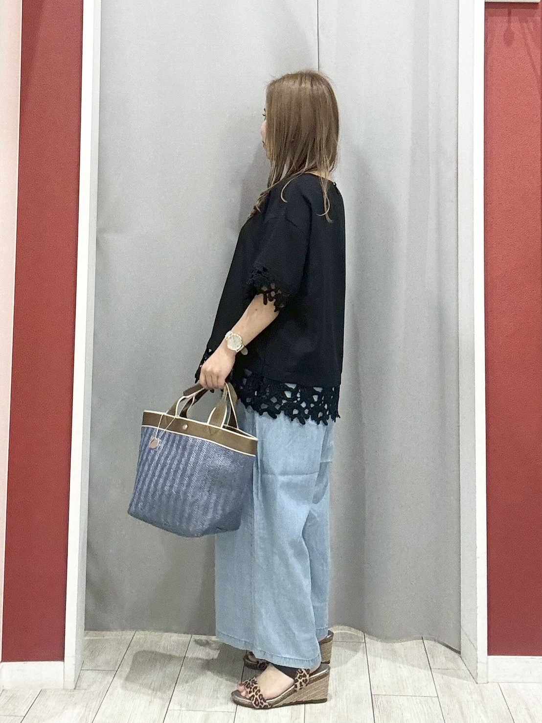 shioさんの「SHOO･LA･RUE｜【洗濯後しわになりにくい/S-LL】コーデの主役になる レース付きブラウス」を使ったコーディネート