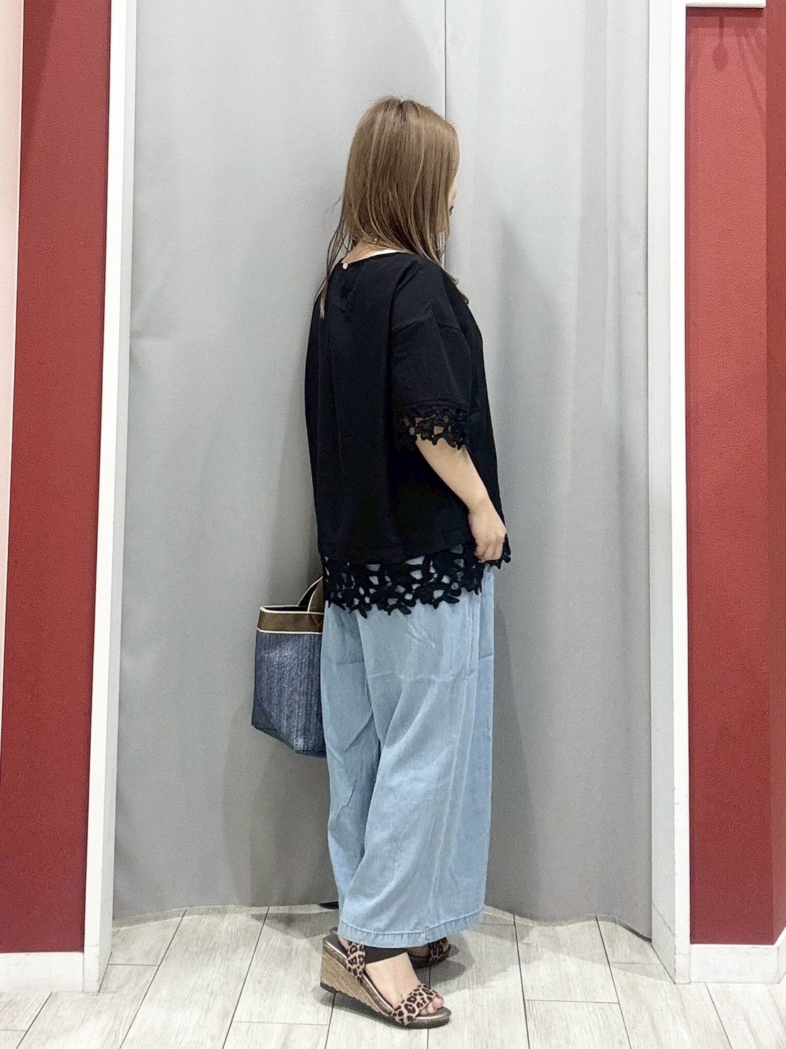 shioさんの「SHOO･LA･RUE｜【洗濯後しわになりにくい/S-LL】コーデの主役になる レース付きブラウス」を使ったコーディネート