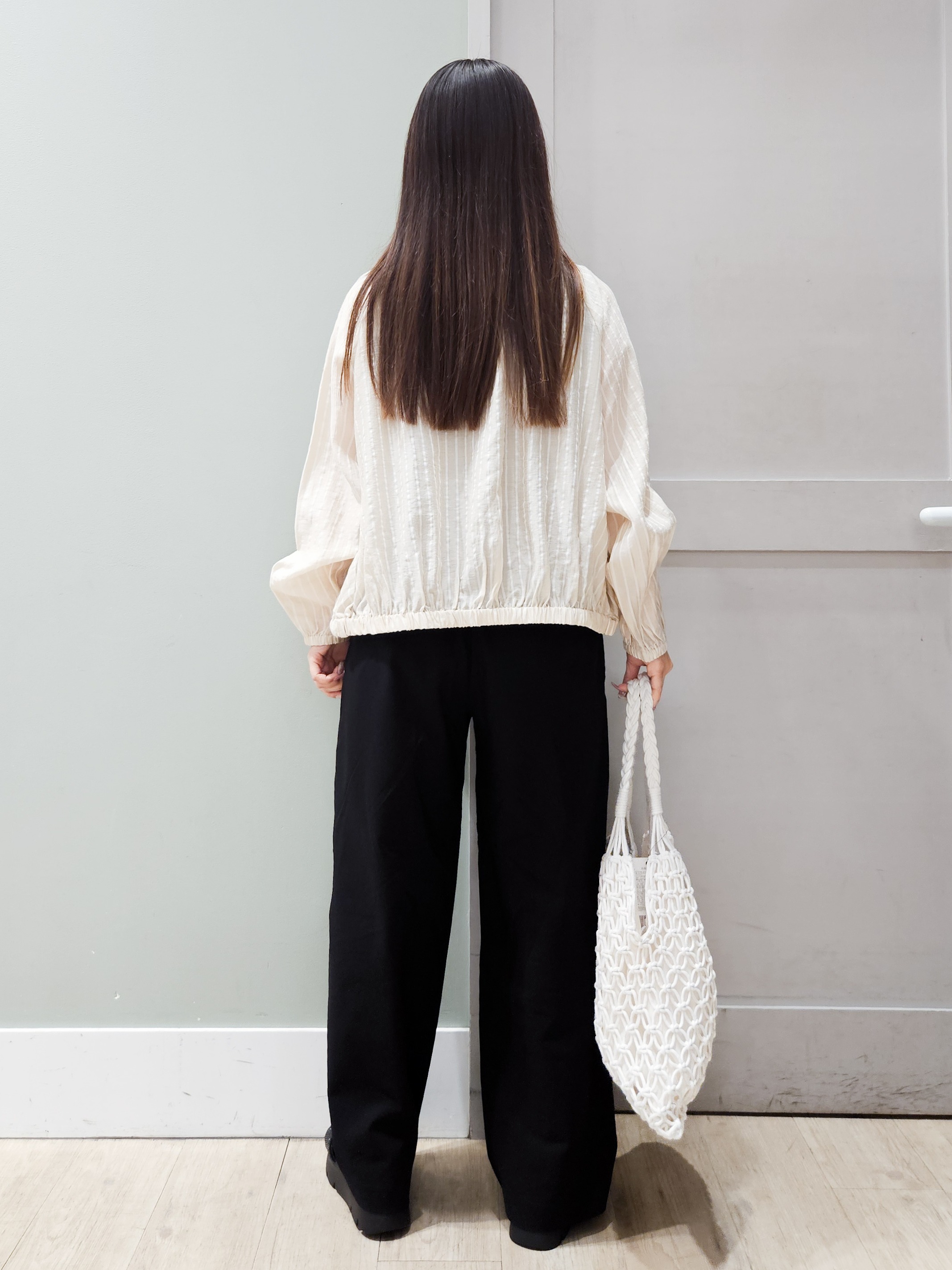 maiさんの「grove｜気温調整にも◎ブラウス感覚で羽織れるシアーブルゾン」を使ったコーディネート