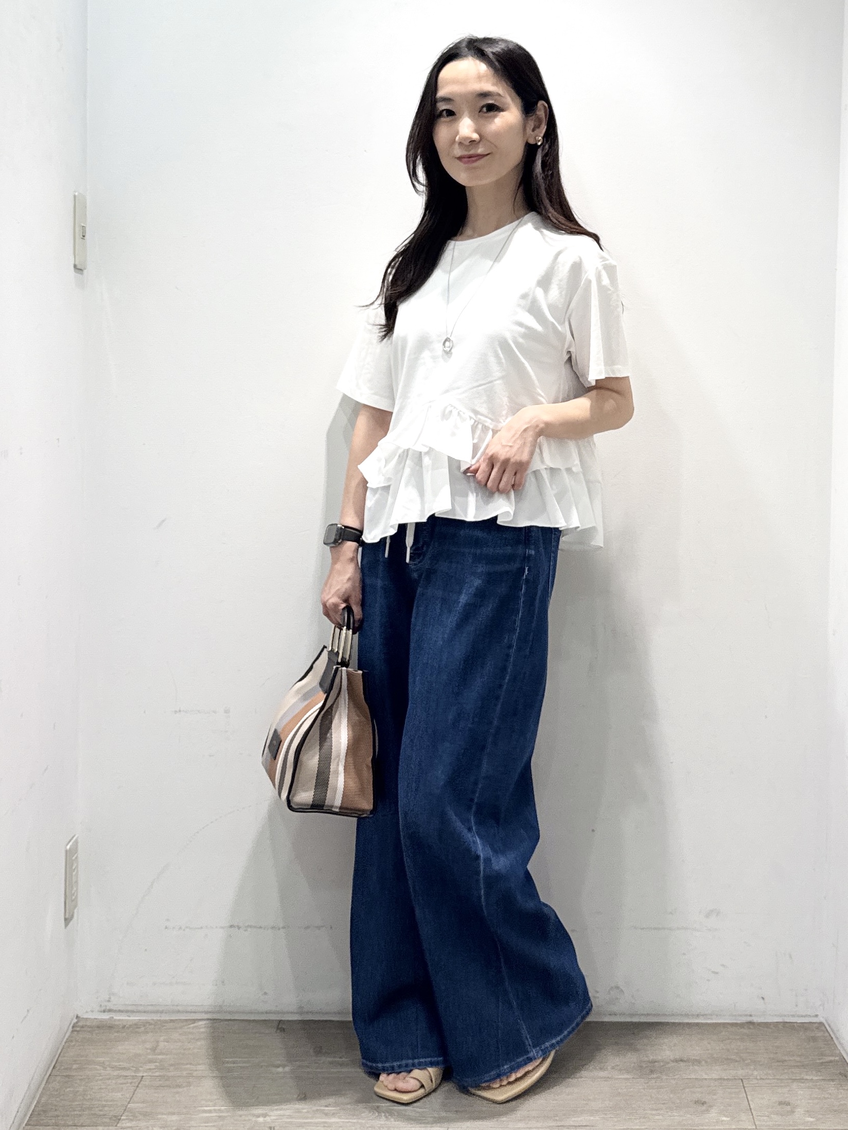 yuicciさんの「OPAQUE.CLIP｜裾フリルドッキングTシャツ【洗濯機OK】」を使ったコーディネート