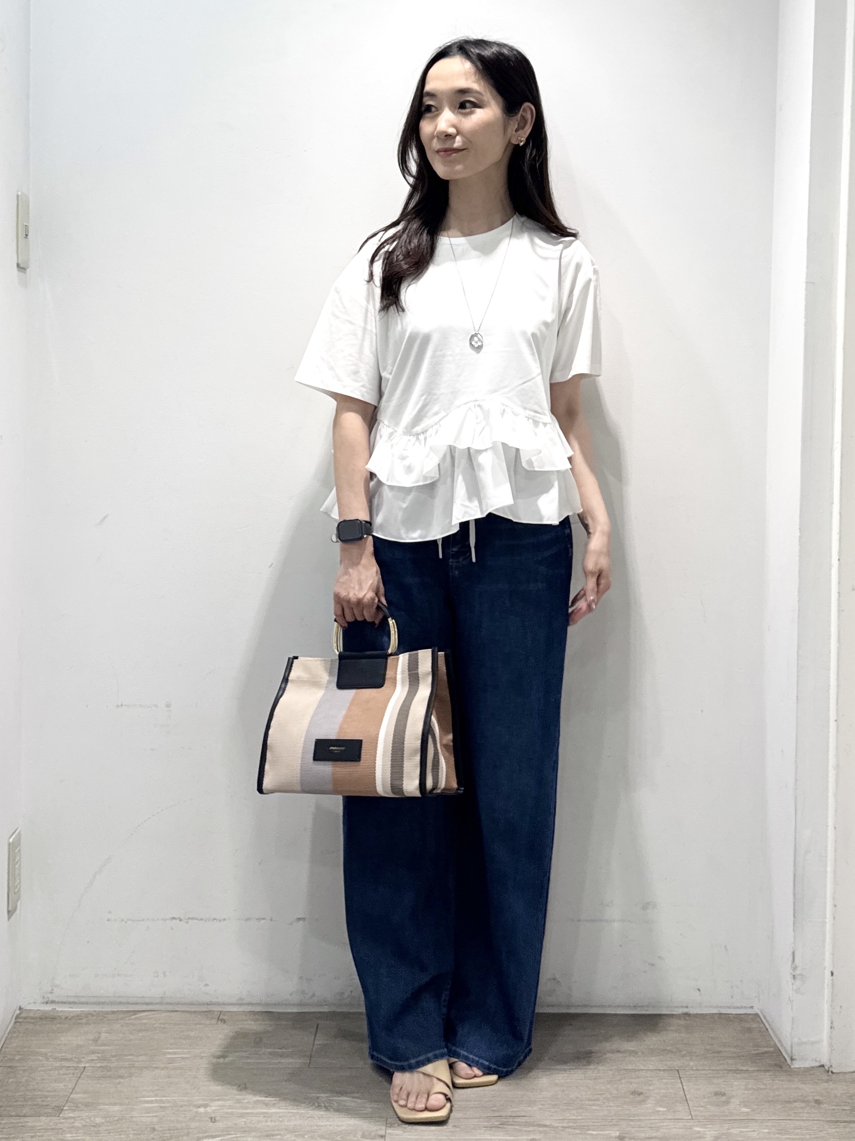 yuicciさんの「OPAQUE.CLIP｜裾フリルドッキングTシャツ【洗濯機OK】」を使ったコーディネート