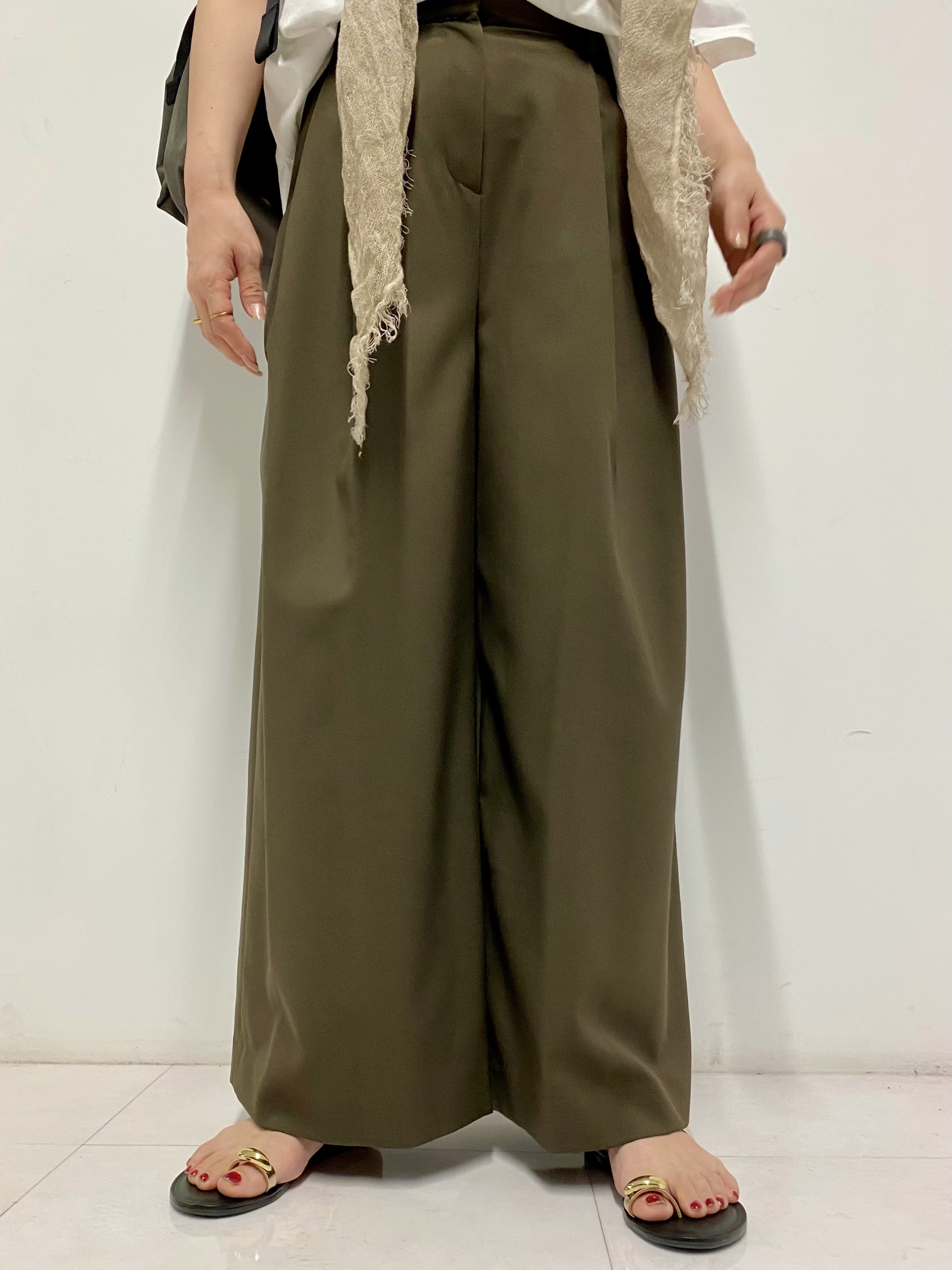 Sawaguchiさんの「DRESSTERIOR｜【接触冷感】イージーケアー クールタッチ ワイドパンツ」を使ったコーディネート