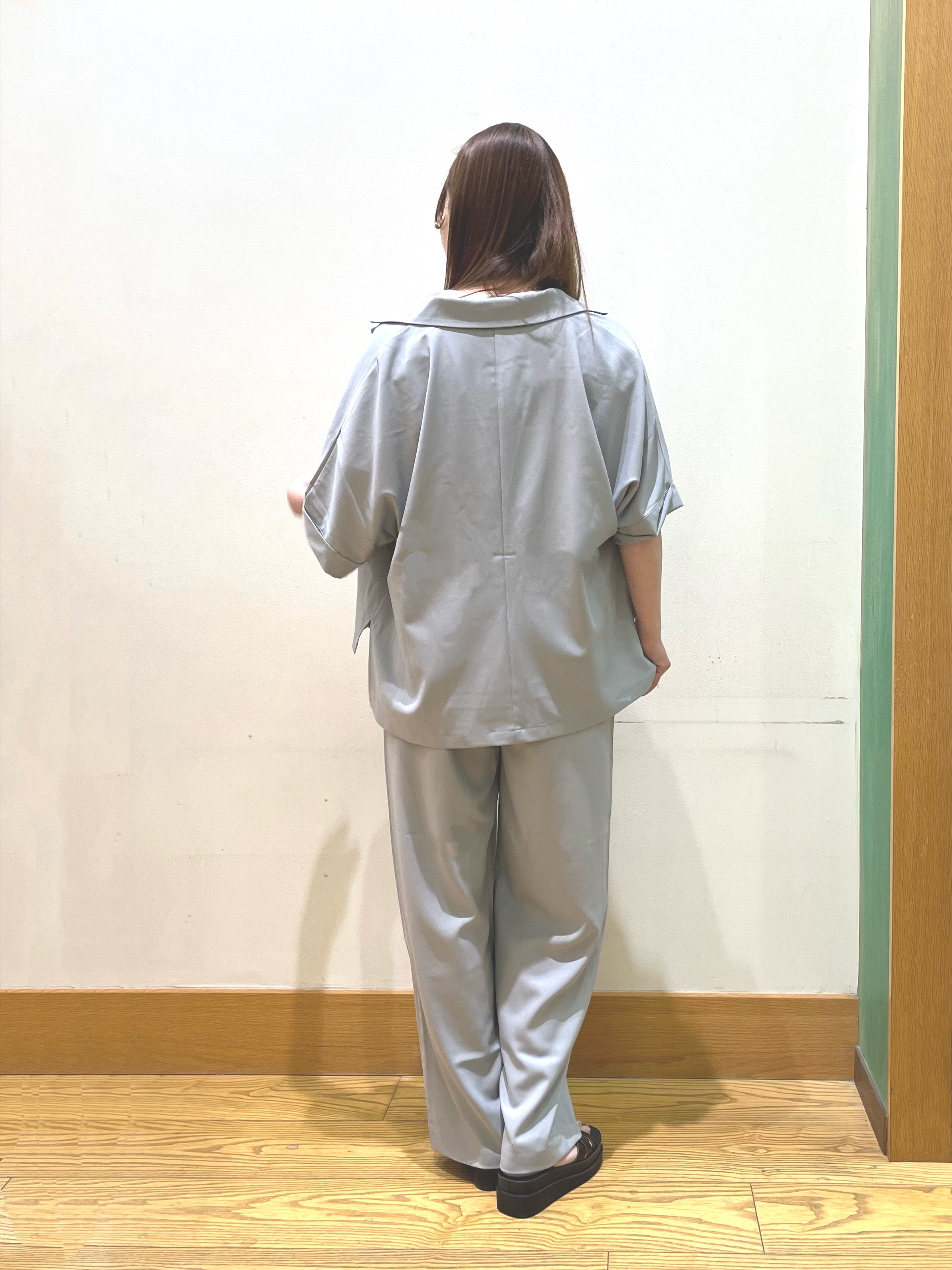 ゆっきーさんの「SHOO･LA･RUE｜【セットアップ可/洗濯後しわになりにくい/S-LL】半袖とろみテーラードジャケット」を使ったコーディネート