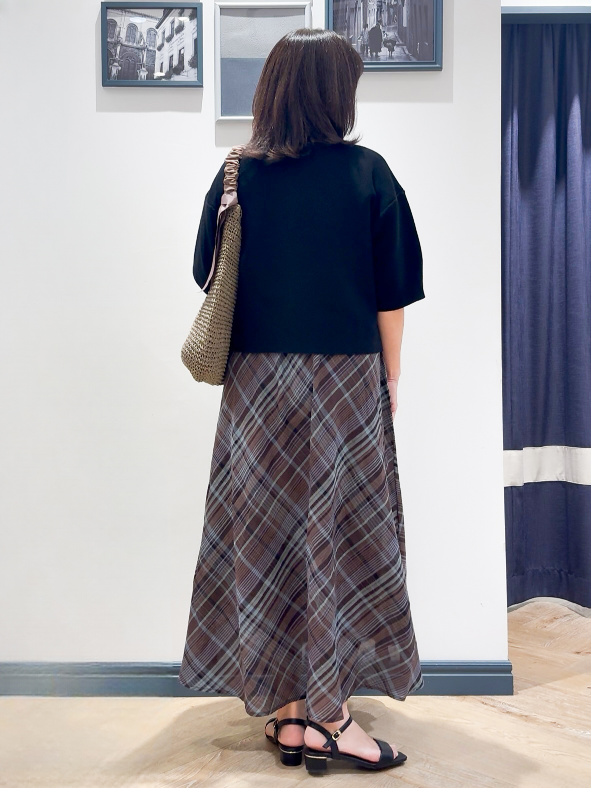 Lilyさんの「grove｜【洗濯機OK】レイヤードにもおすすめ、軽やかクロップドニット」を使ったコーディネート