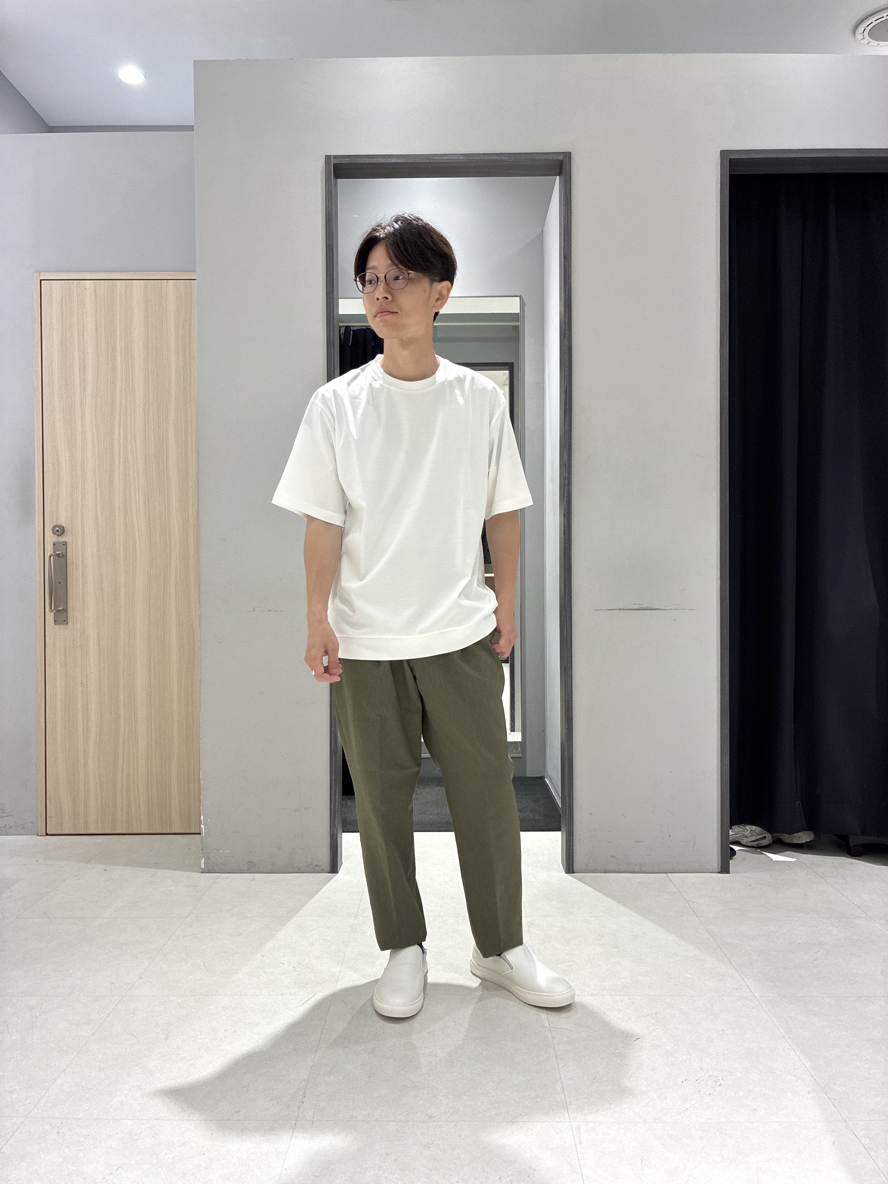 わいずみさんの「TAKEO KIKUCHI｜リップル小花シャツ」を使ったコーディネート