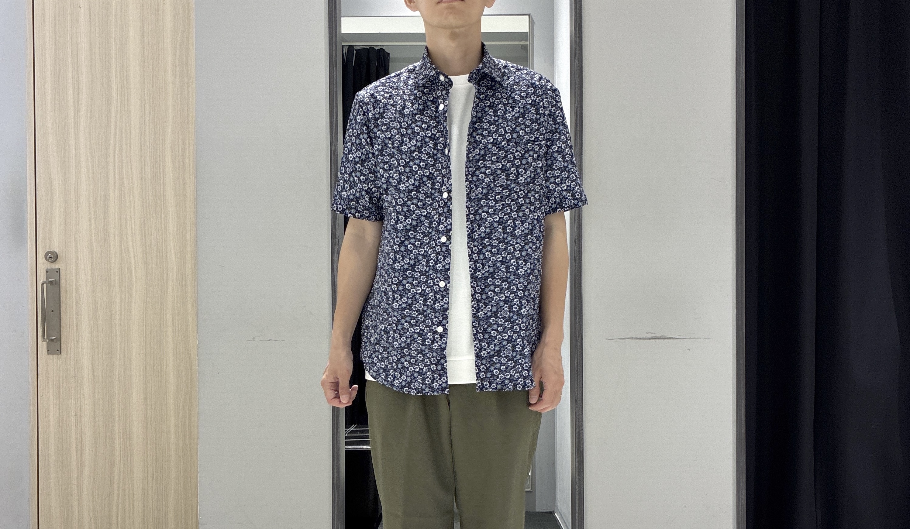 わいずみさんの「TAKEO KIKUCHI｜リップル小花シャツ」を使ったコーディネート