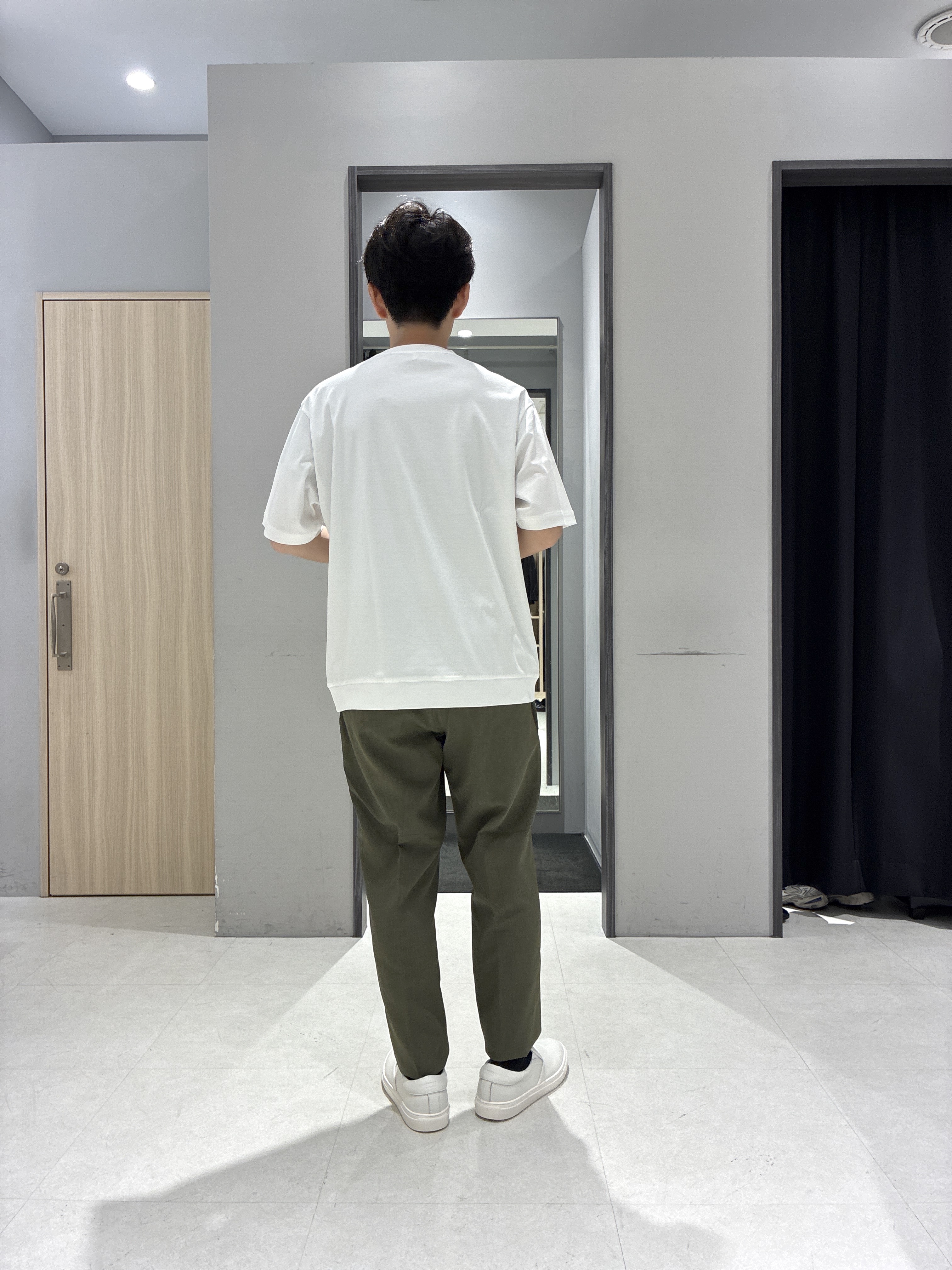 わいずみさんの「TAKEO KIKUCHI｜リップル小花シャツ」を使ったコーディネート