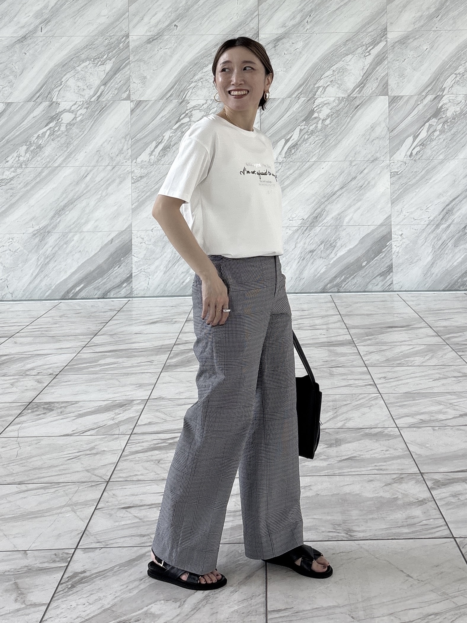 kotakiさんの「INDIVI｜【UVケア／選べるグラフィック】スムースジャージTシャツ」を使ったコーディネート