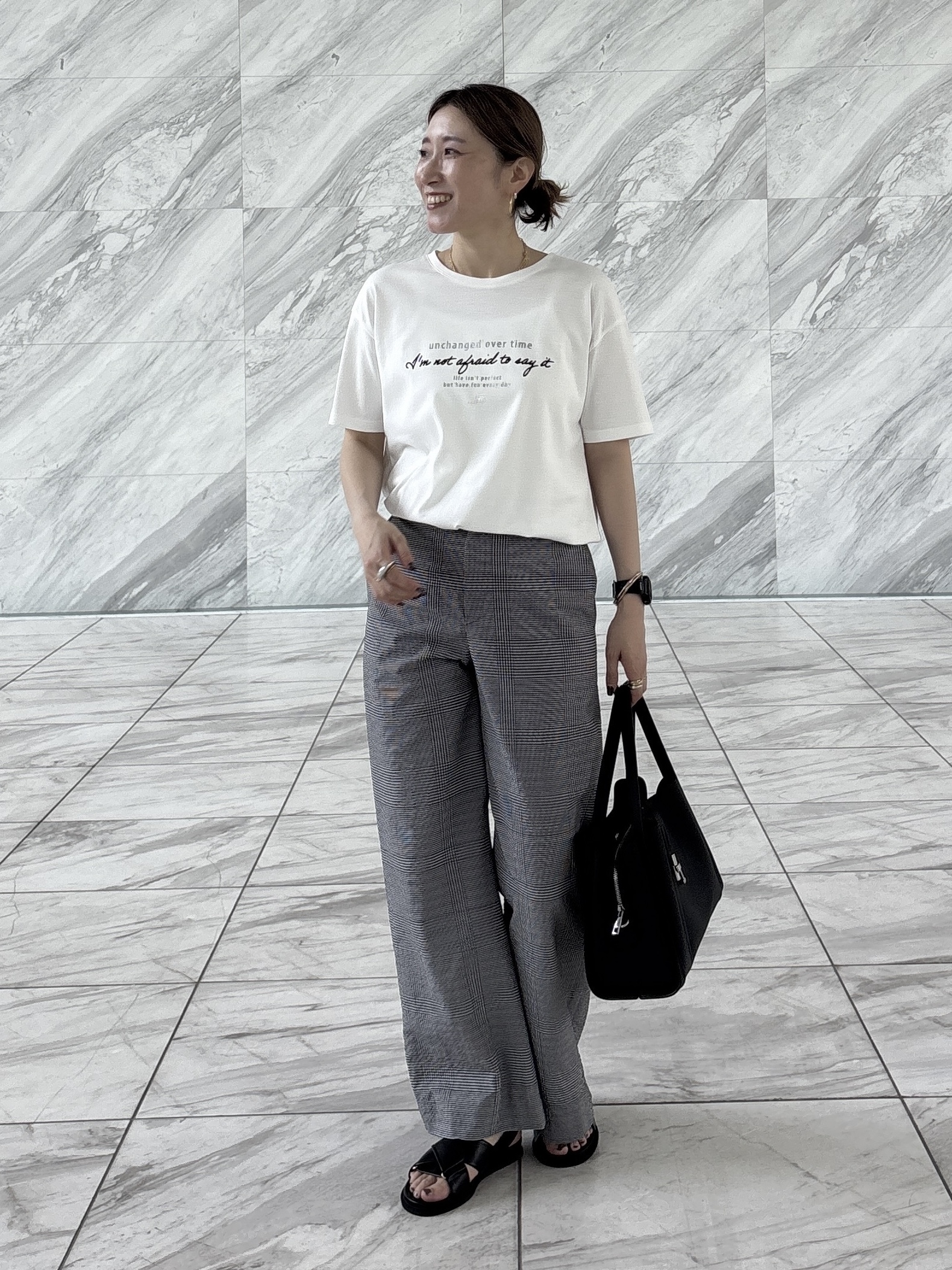 kotakiさんの「INDIVI｜【UVケア／選べるグラフィック】スムースジャージTシャツ」を使ったコーディネート