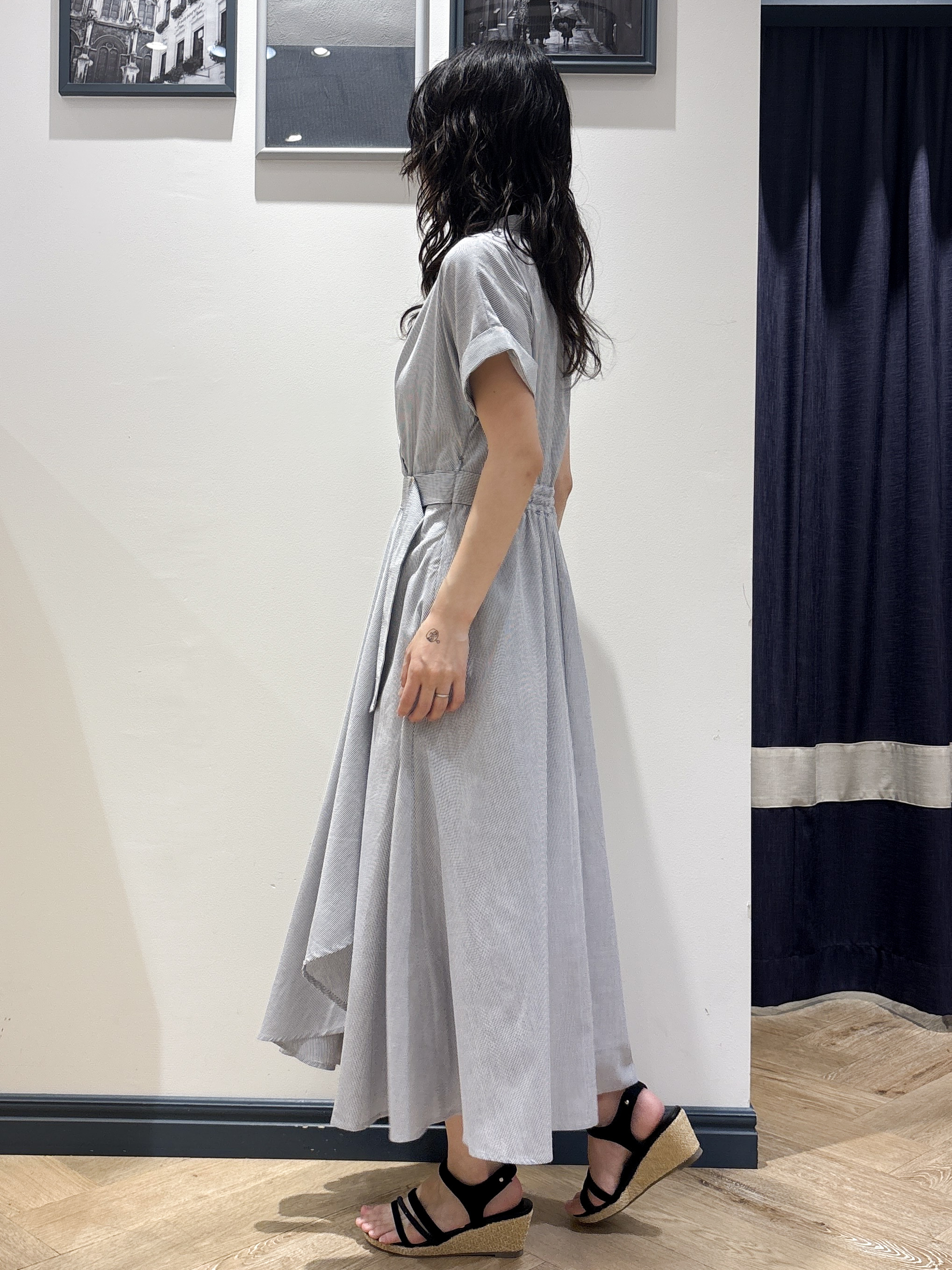 ayakaさんの「grove｜【洗える】さらっと軽やか、カシュクール風サッカーワンピース」を使ったコーディネート