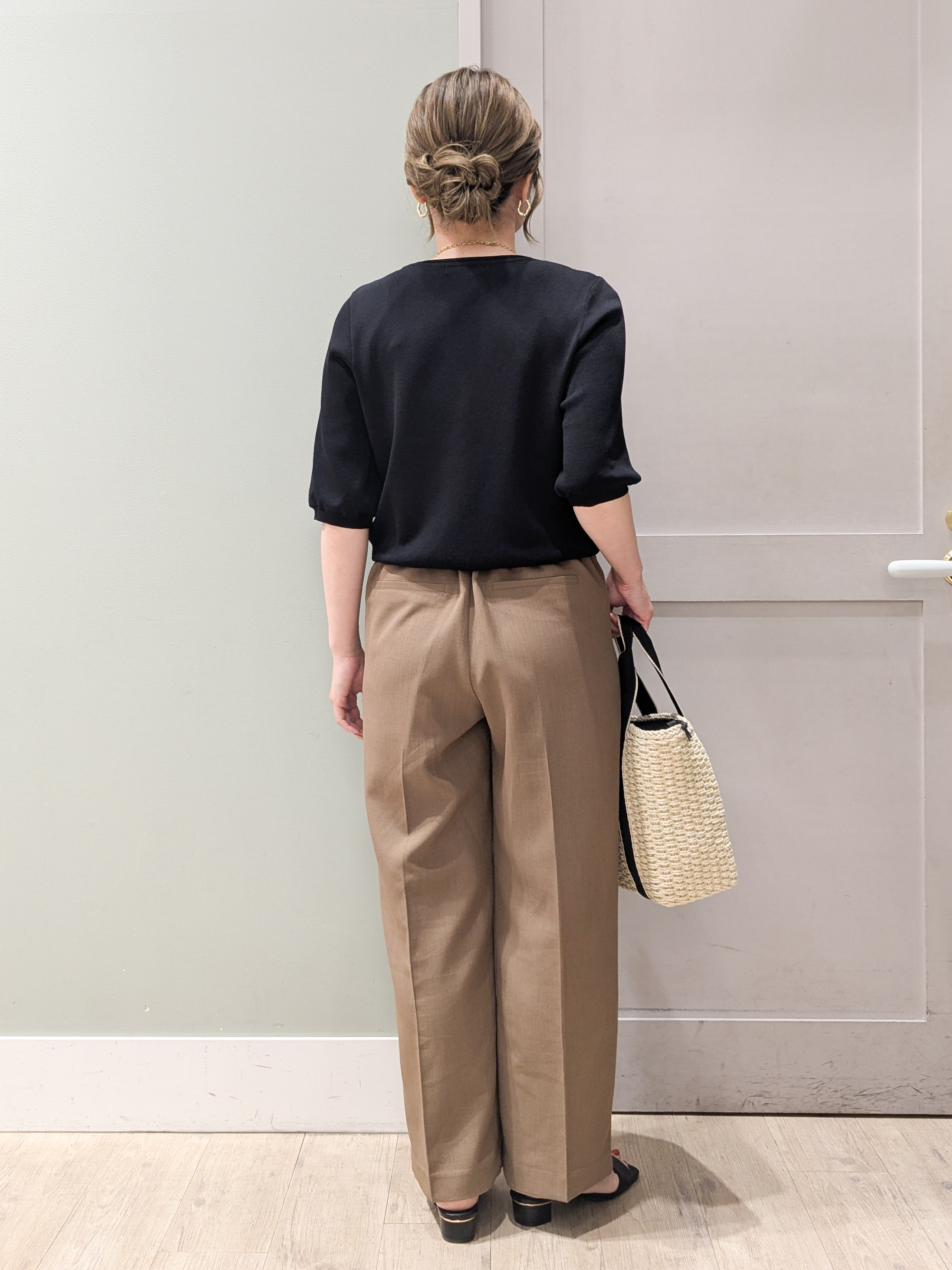 kuwawaさんの「grove｜【シリーズ累計36万枚/UVカット・ひんやり・洗濯機OK】やわらかドライタッチ 五分袖クルーネックニ」を使ったコーディネート