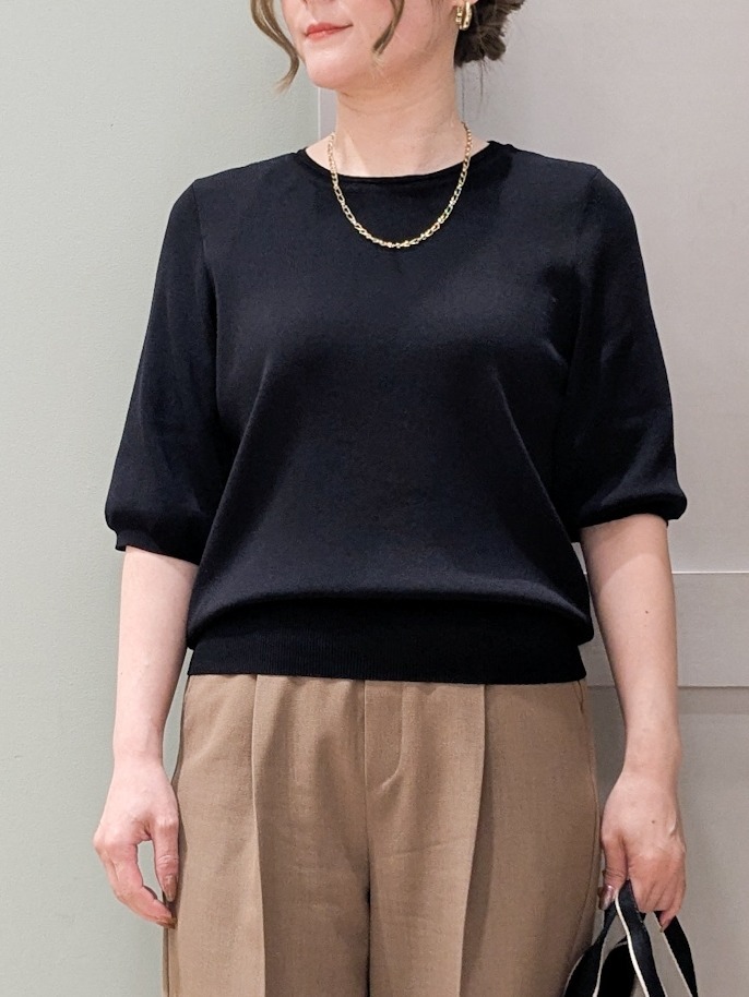 kuwawaさんの「grove｜【シリーズ累計36万枚/UVカット・ひんやり・洗濯機OK】やわらかドライタッチ 五分袖クルーネックニ」を使ったコーディネート