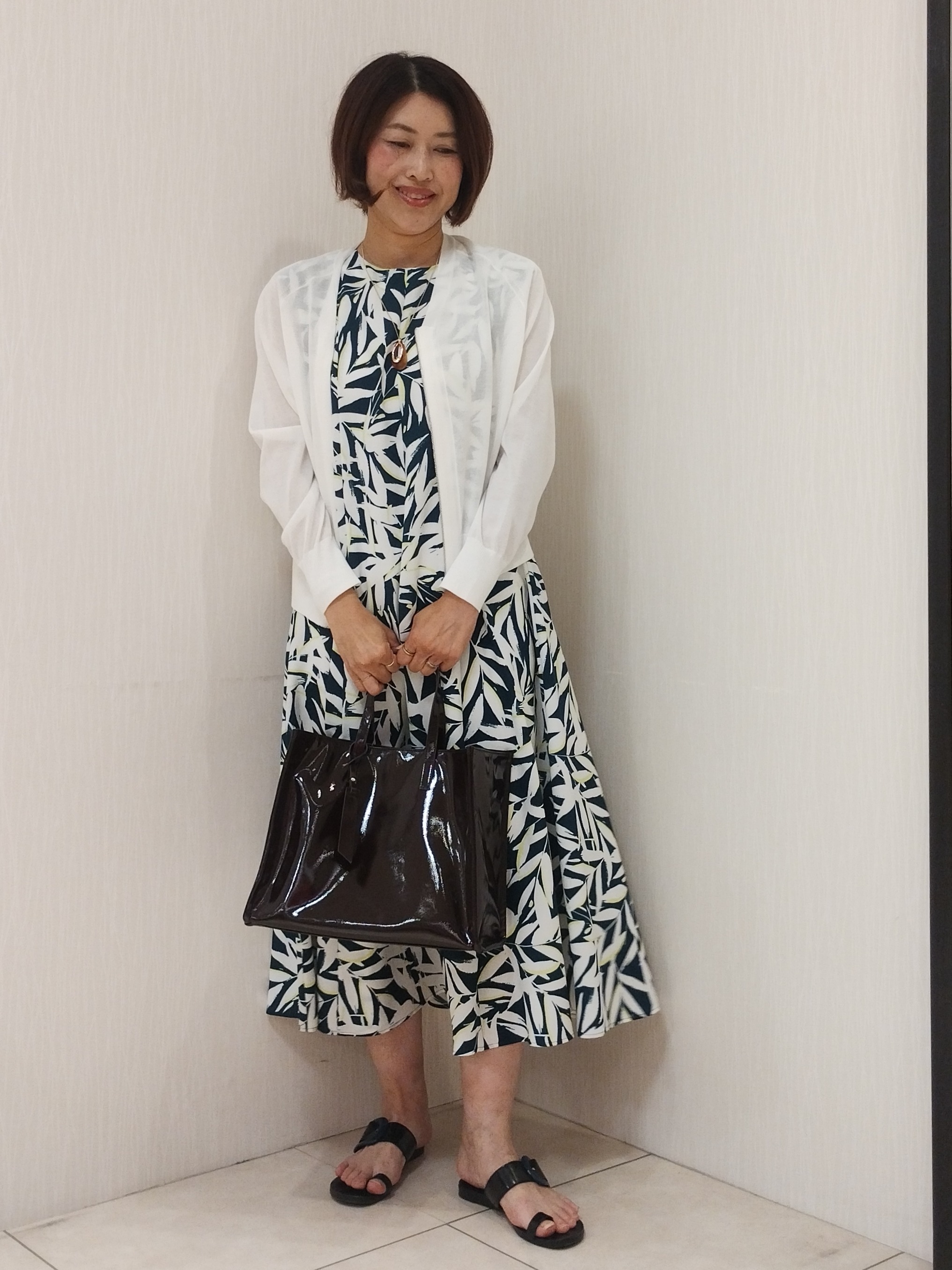 u&minus;macoさんの「UNTITLED｜【7色展開/ゆったり/ショート丈】シアートリコットカーディガン」を使ったコーディネート