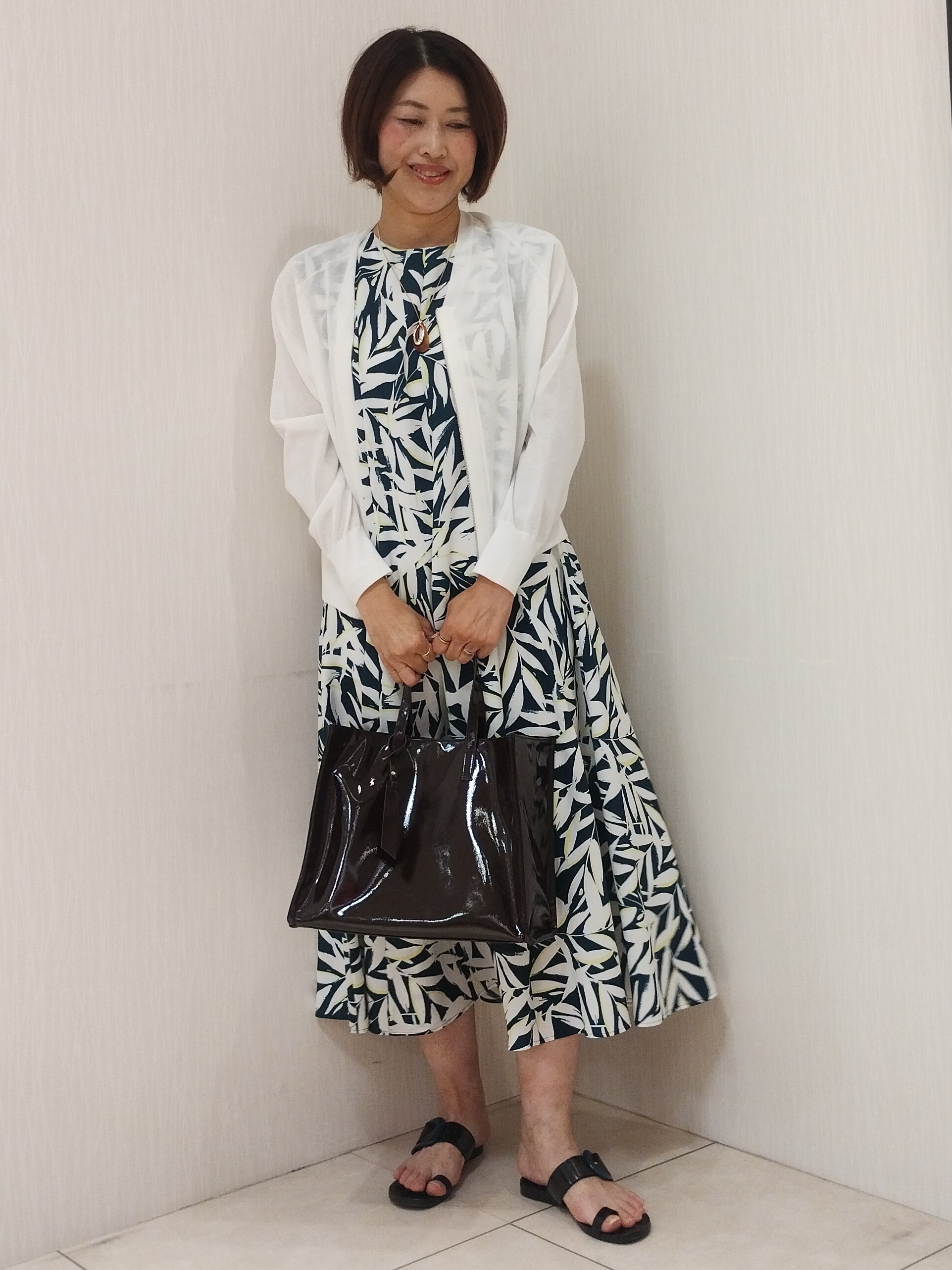 u&minus;macoさんの「UNTITLED｜【7色展開/ゆったり/ショート丈】シアートリコットカーディガン」を使ったコーディネート